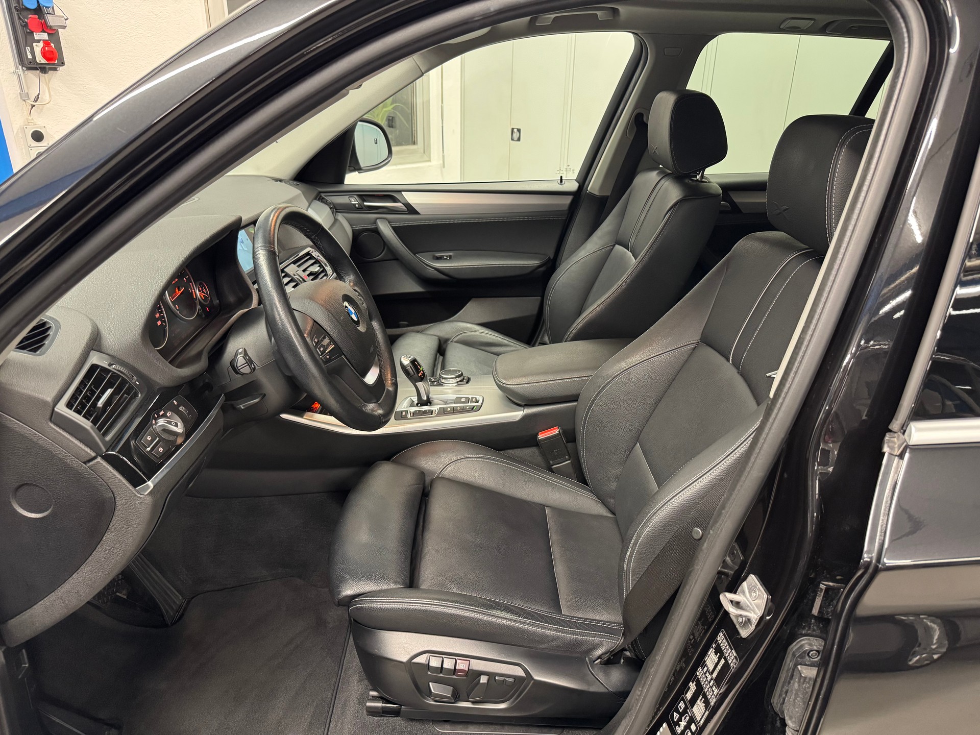 BMW X3 xDrive 20i xLine Steptronic-image-6