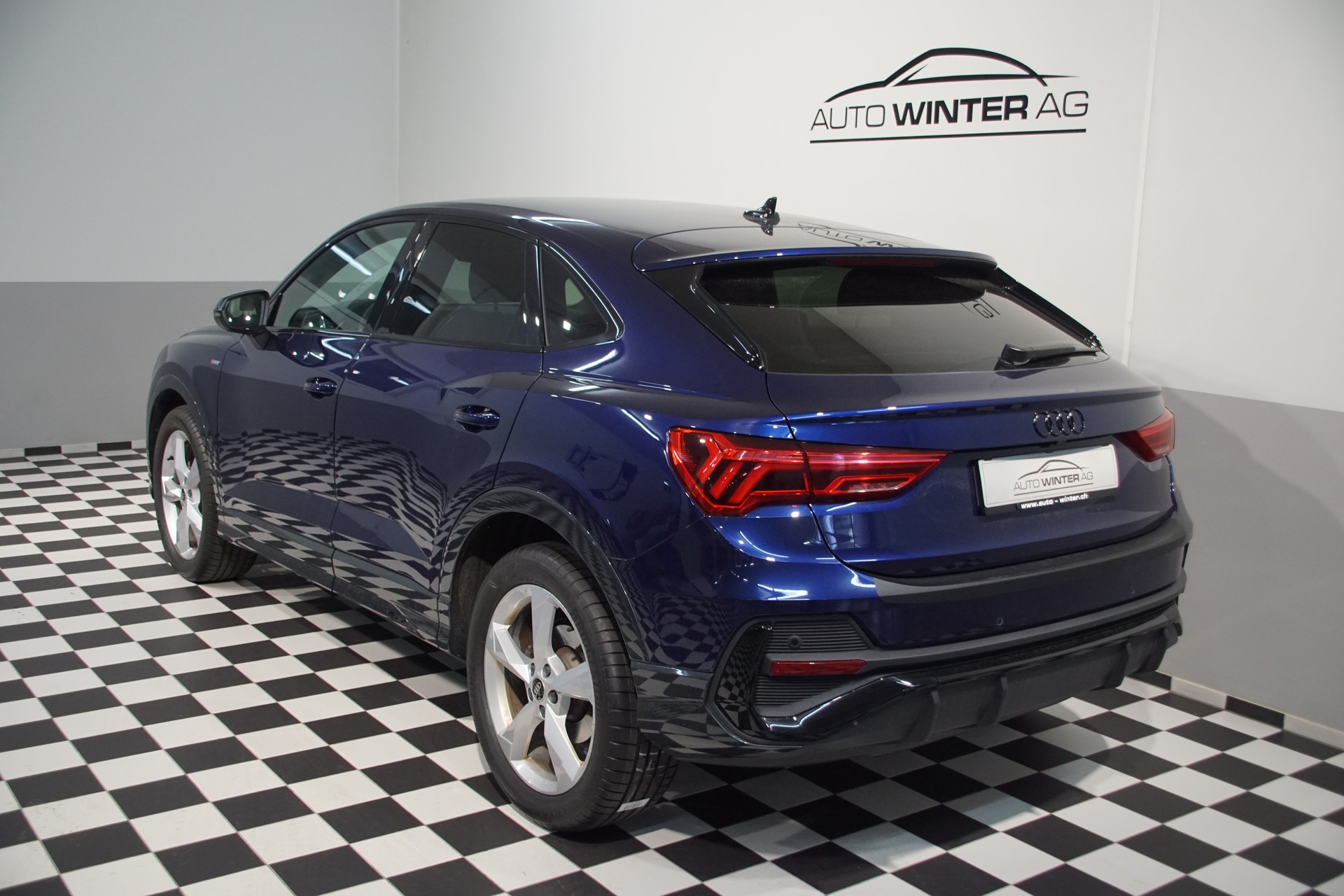 AUDI Q3 Sportback 35 TFSI S line S-tronic ++SWISS++-image-6