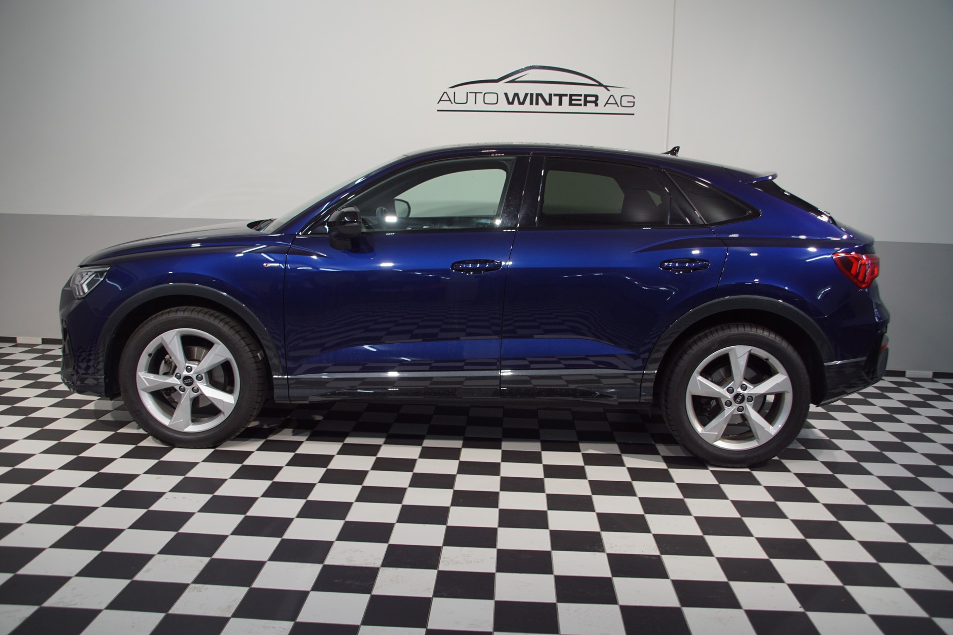 AUDI Q3 Sportback 35 TFSI S line S-tronic ++SWISS++-image-10