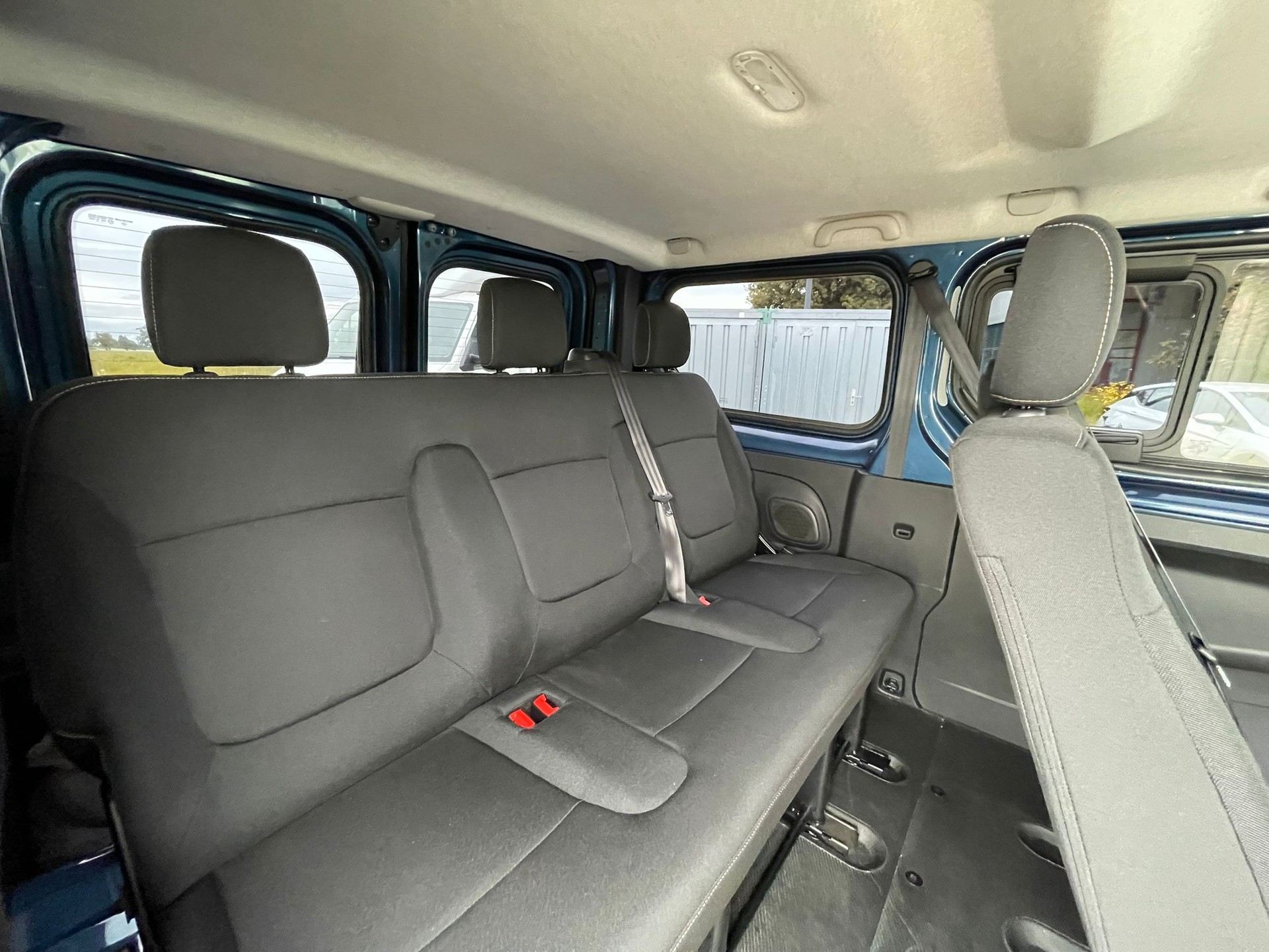 RENAULT Trafic ENERGY dCi 95 Passenger Authentique-image-15