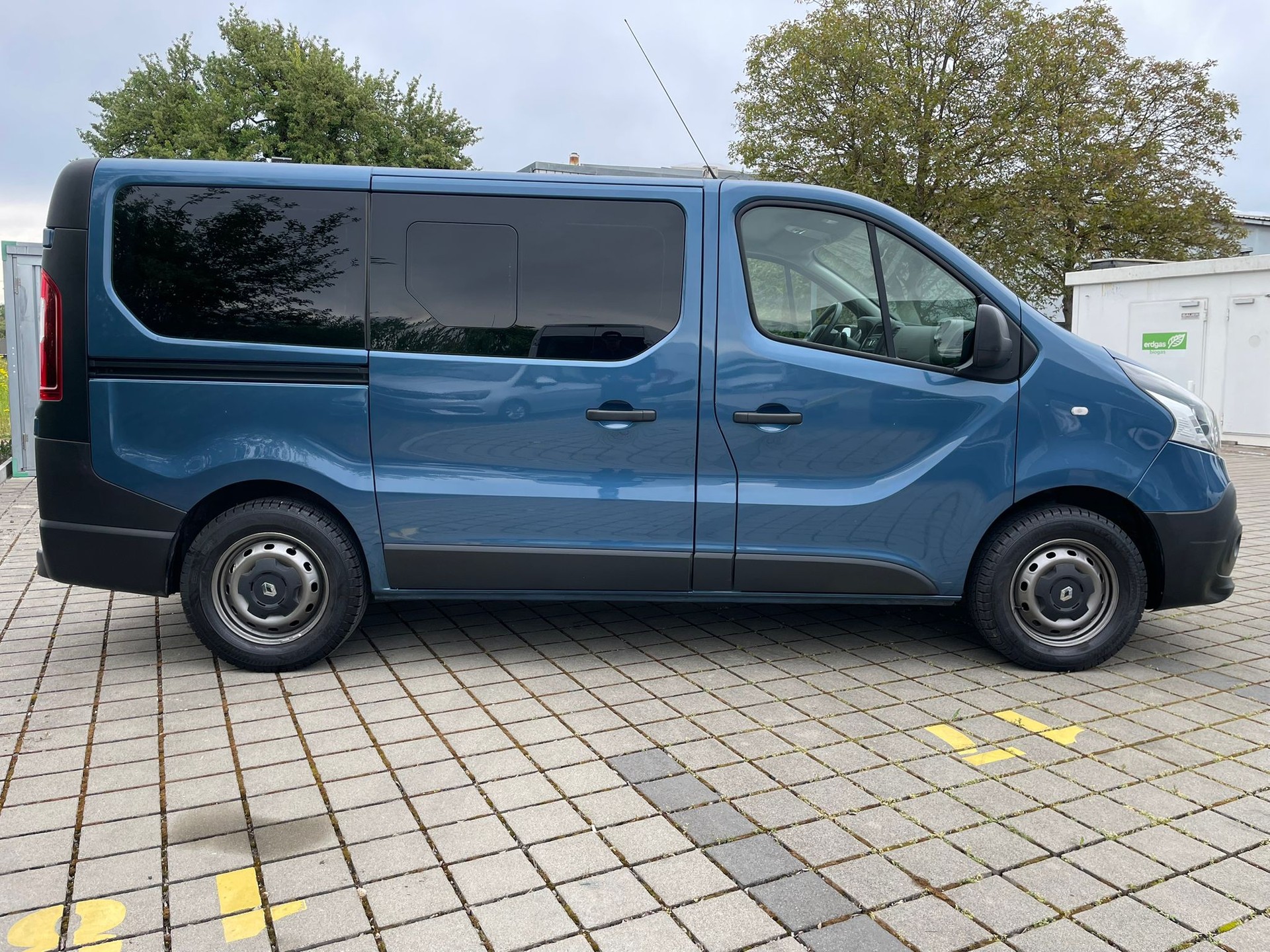 RENAULT Trafic ENERGY dCi 95 Passenger Authentique-image-4