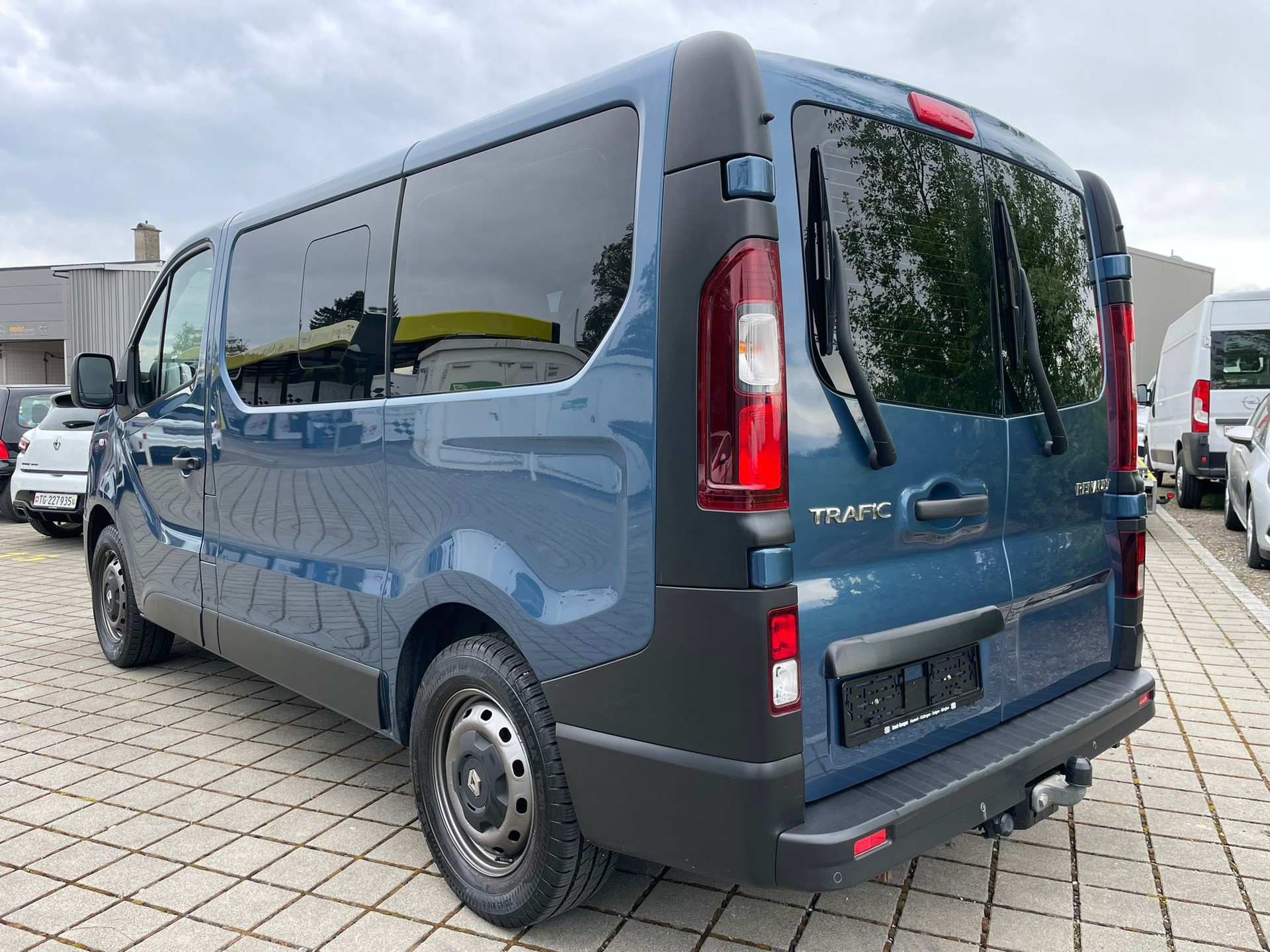 RENAULT Trafic ENERGY dCi 95 Passenger Authentique-image-5