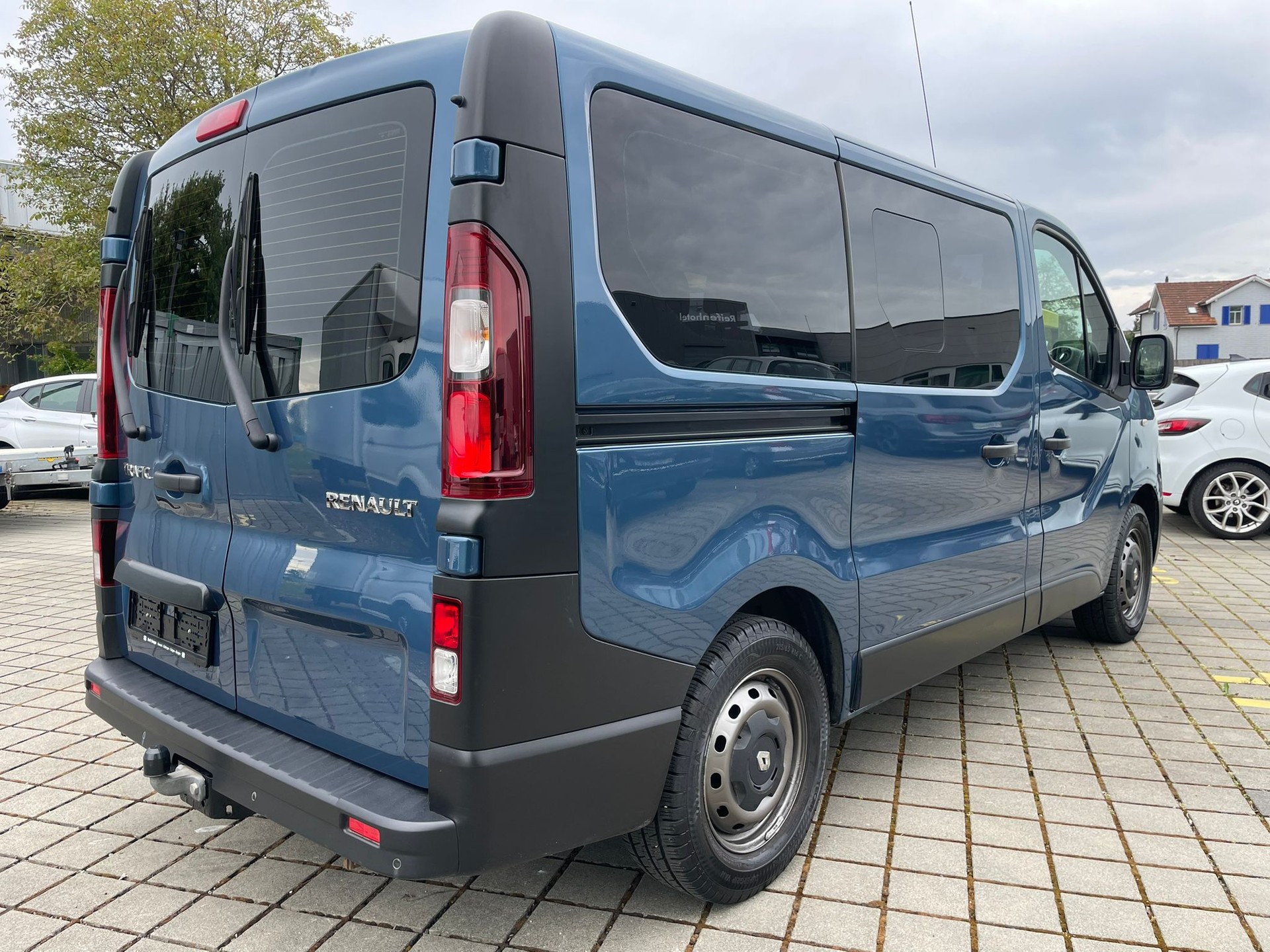 RENAULT Trafic ENERGY dCi 95 Passenger Authentique-image-8
