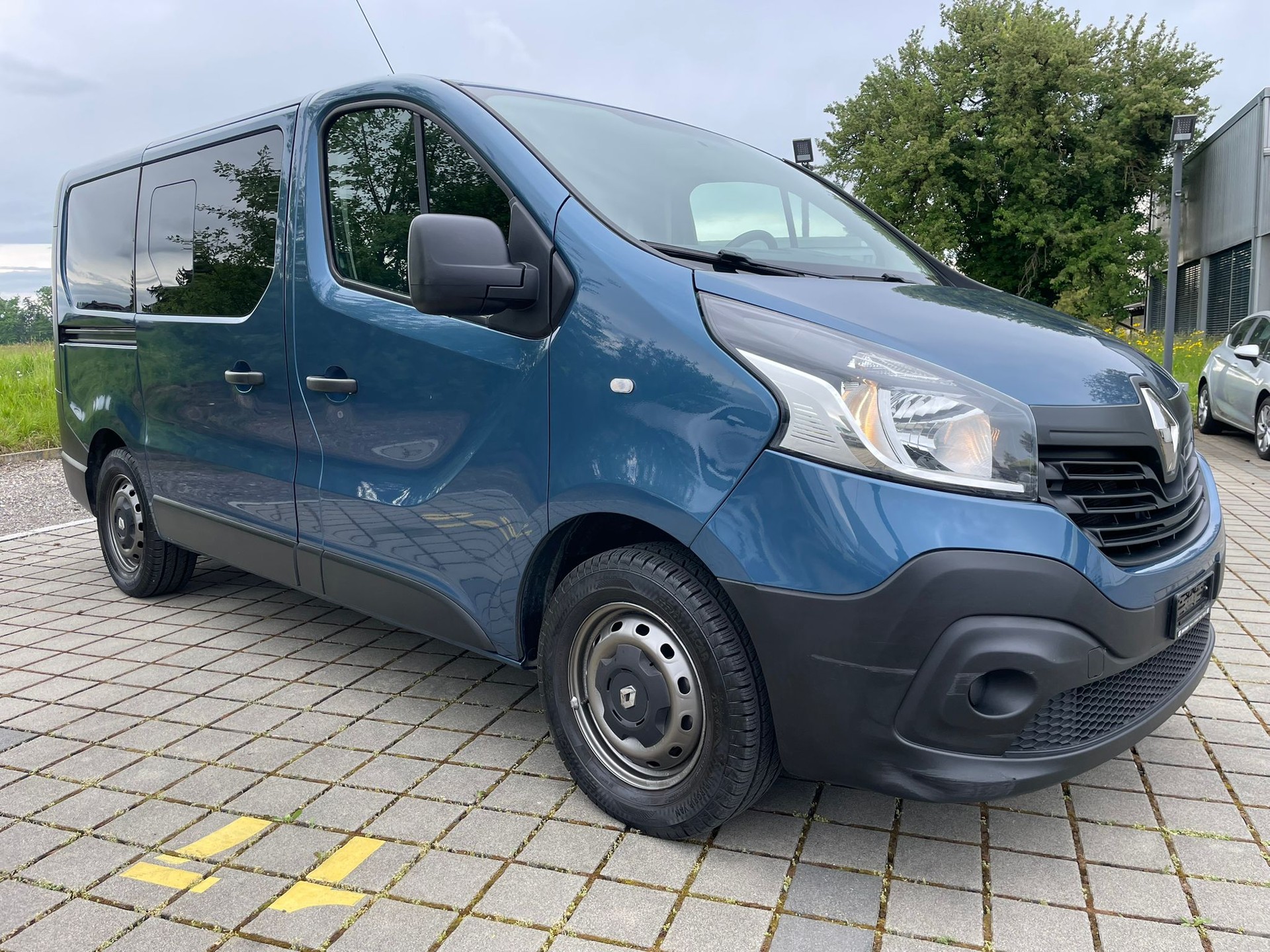 RENAULT Trafic ENERGY dCi 95 Passenger Authentique-image-2