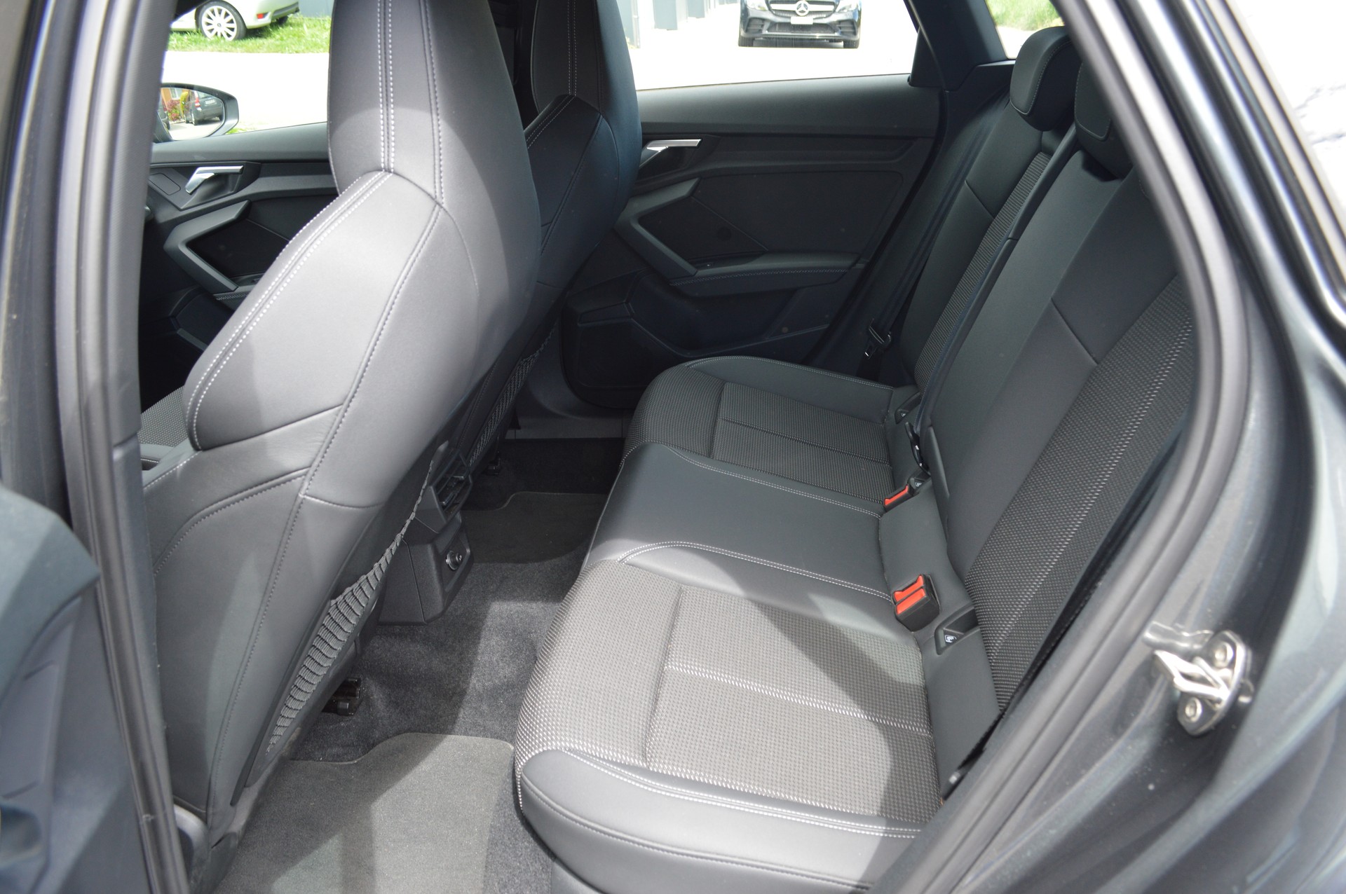 AUDI A3 Sportback 35 TFSI S line Attraction S-tronic-image-19