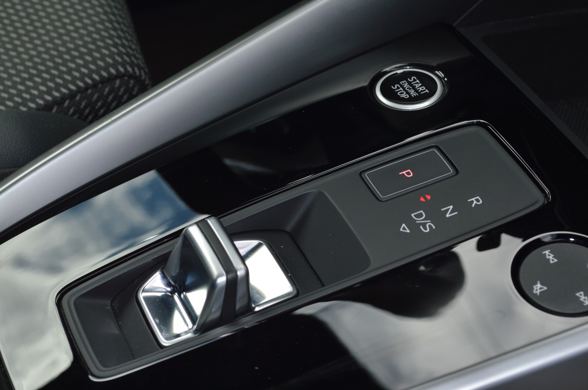 AUDI A3 Sportback 35 TFSI S line Attraction S-tronic-image-21