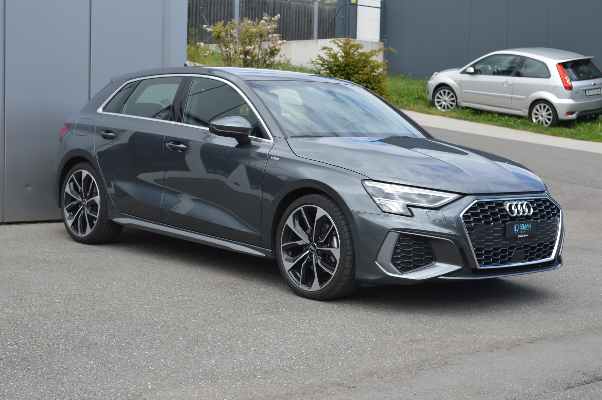 AUDI A3 Sportback 35 TFSI S line Attraction S-tronic-showroom-element-2