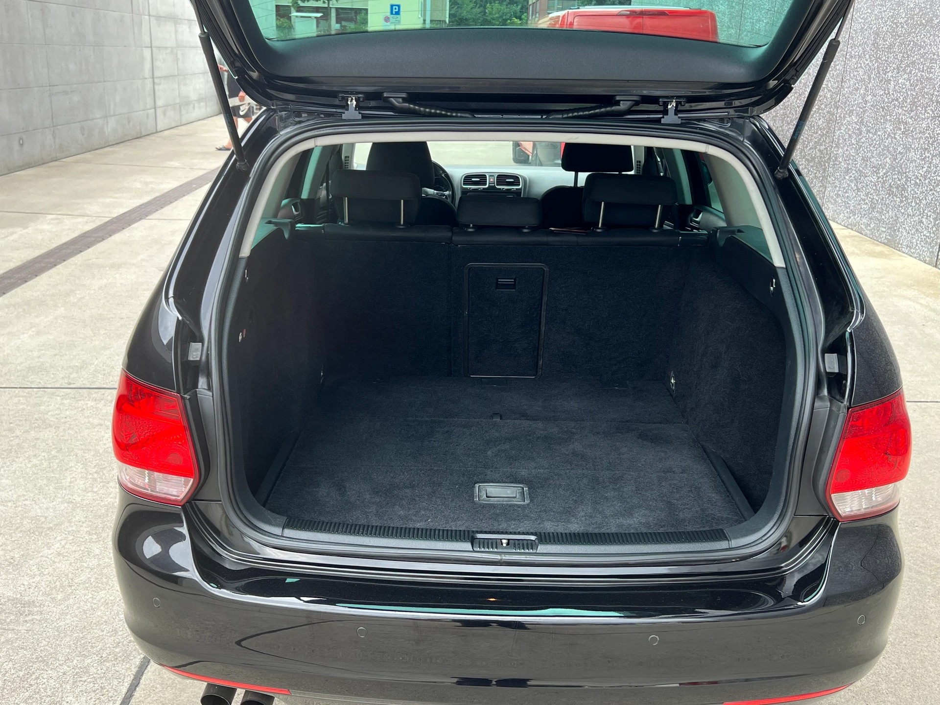 VW Golf Variant 1.4 TSI Comfortline DSG-image-5