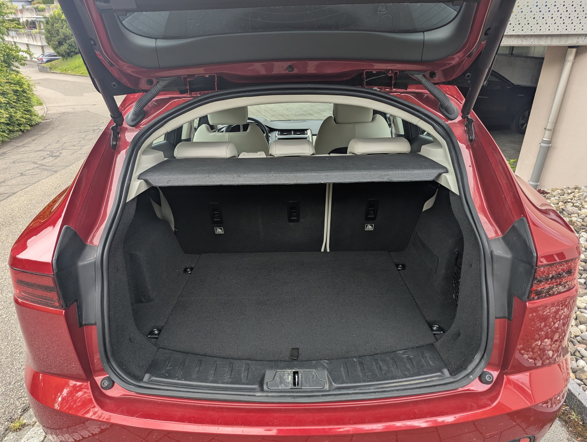 JAGUAR 2.0 T 250 R-Dynamic HSE AWD-image-7