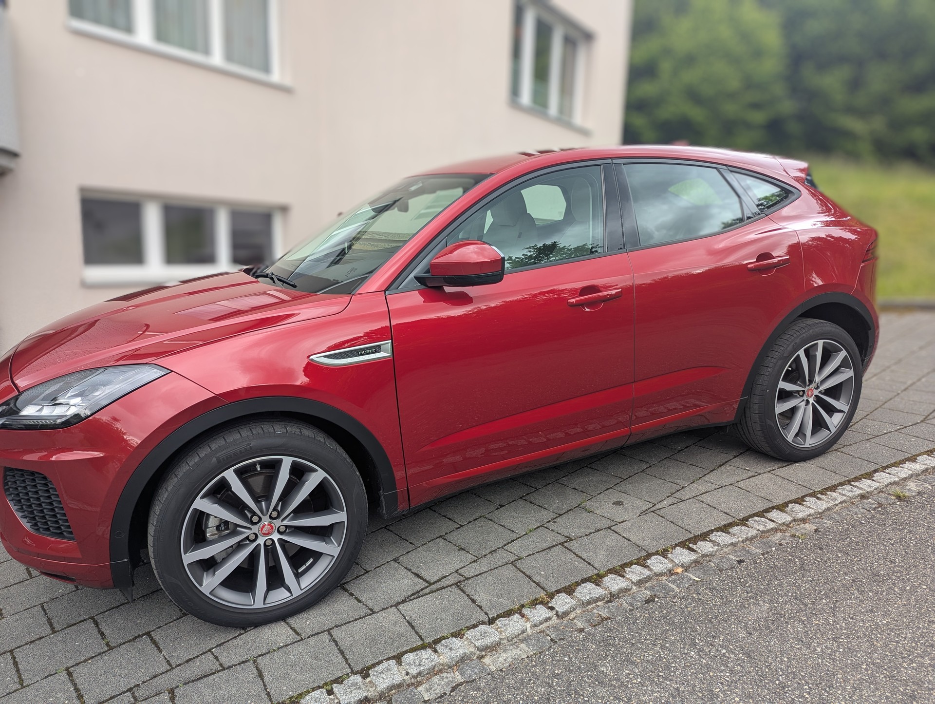 JAGUAR 2.0 T 250 R-Dynamic HSE AWD-image-6