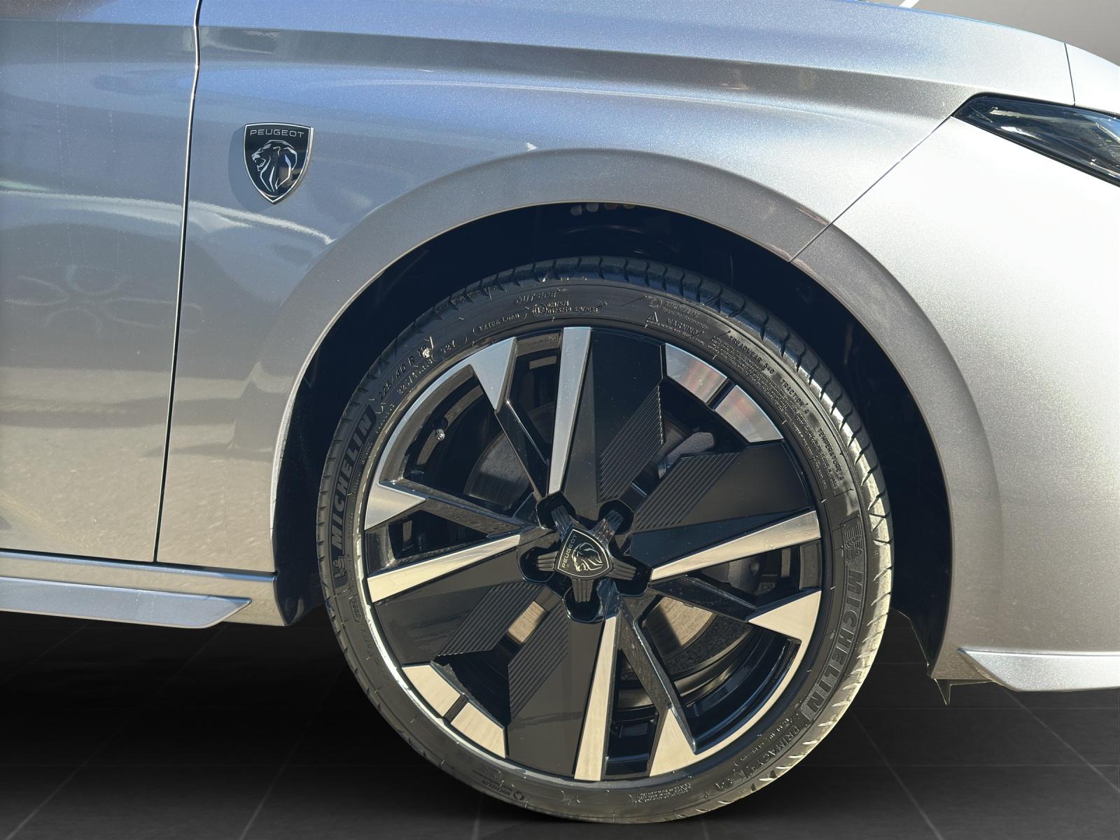 PEUGEOT 308 SW 1.6 PHEV 195 GT-image-19