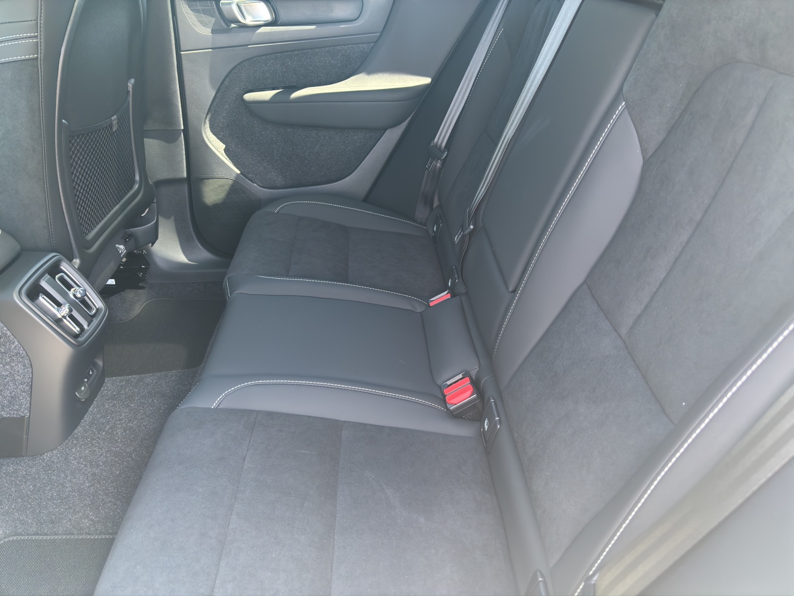 VOLVO EX40 Twin Ultra AWD-image-4