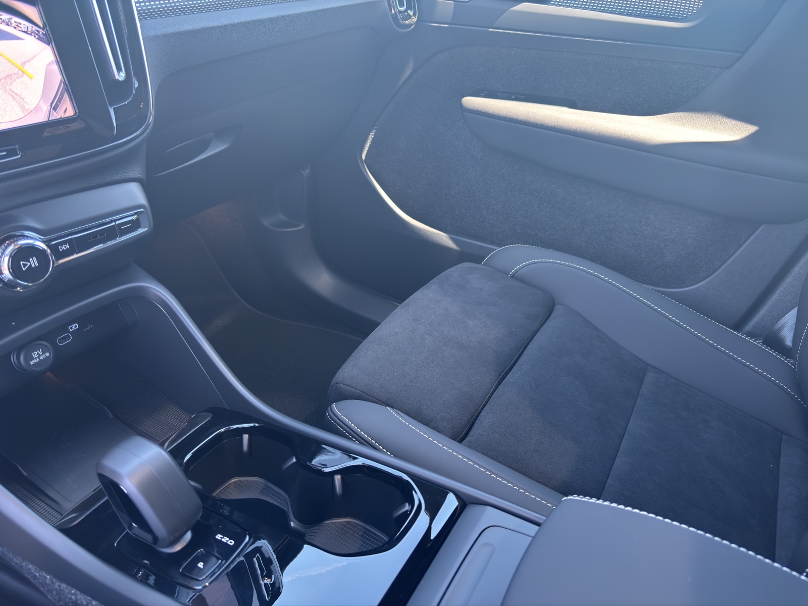 VOLVO EX40 Twin Ultra AWD-image-7