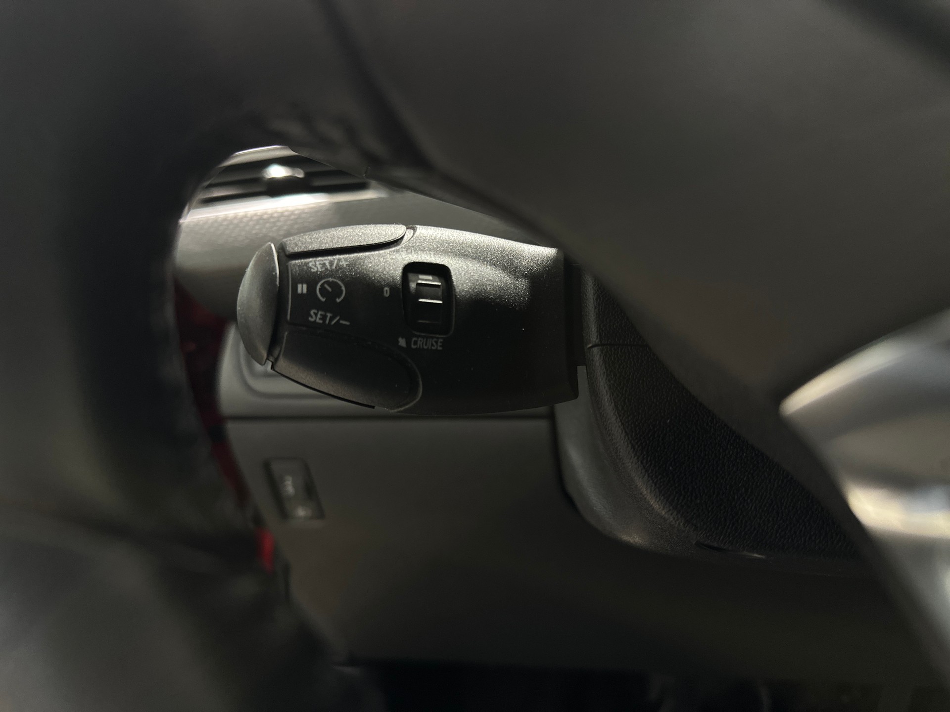 PEUGEOT 208 1.2 PureTech Signature-image-24