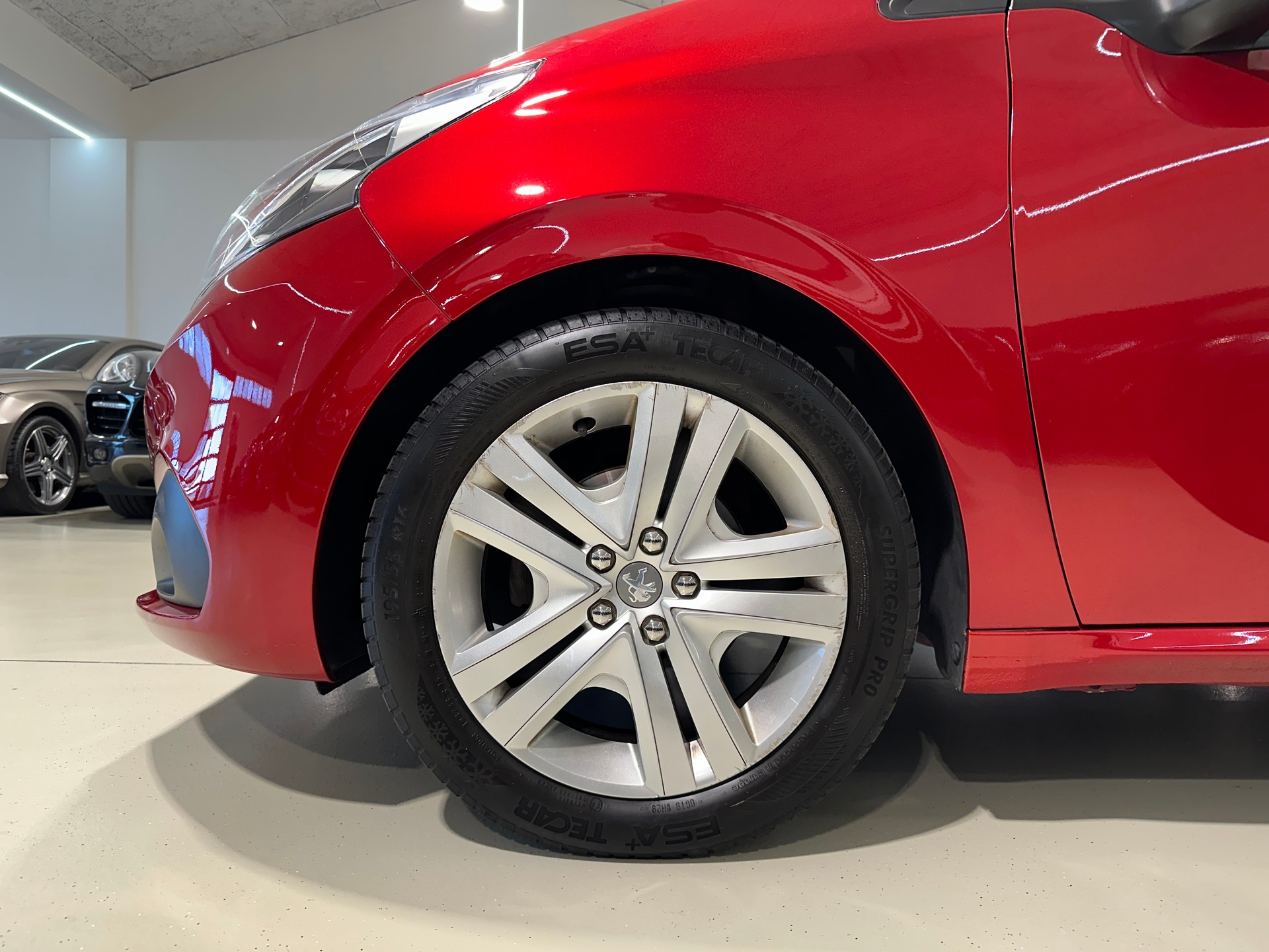 PEUGEOT 208 1.2 PureTech Signature-image-3