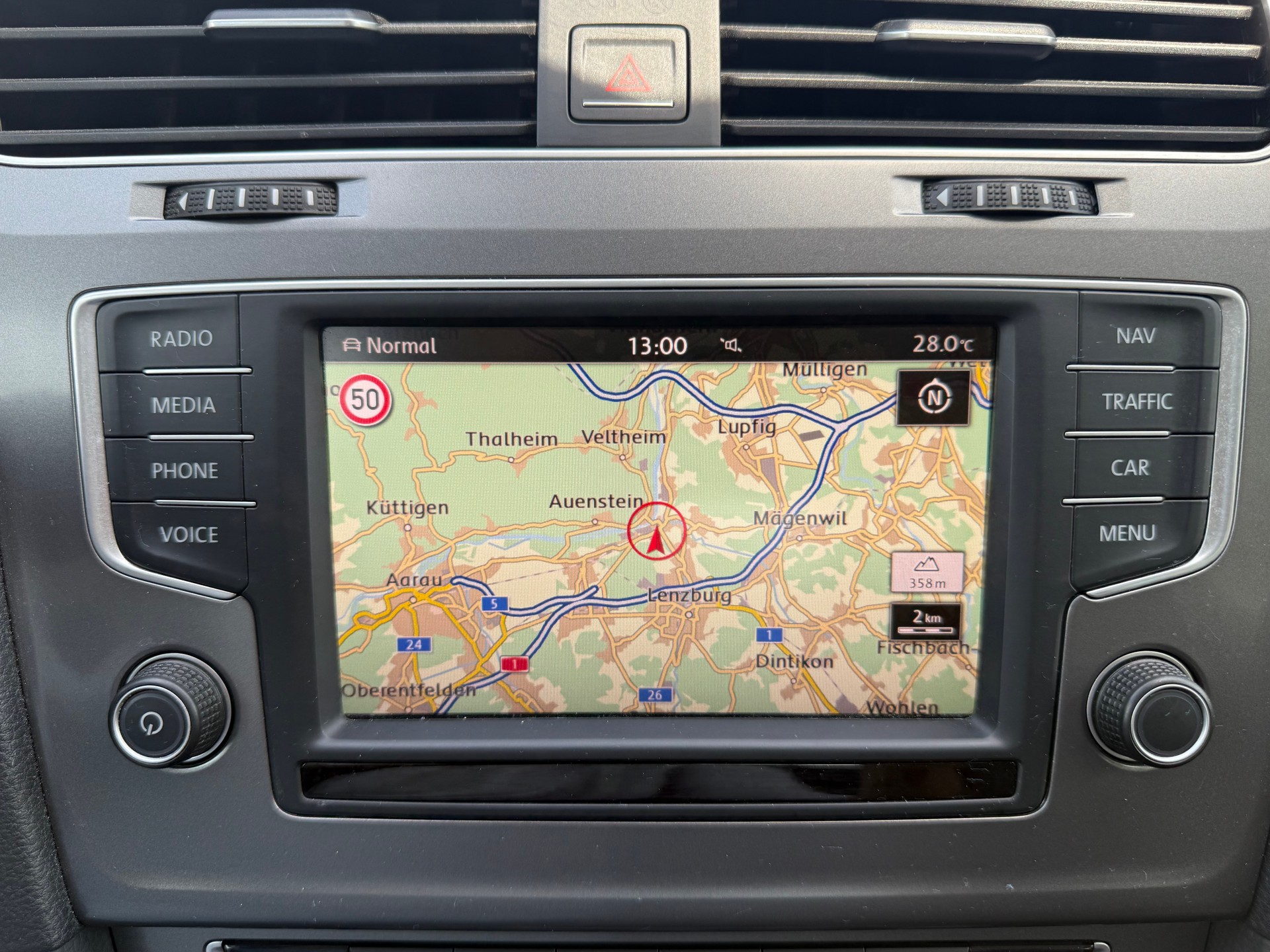 VW Golf 1.4 TSI Lounge-image-15