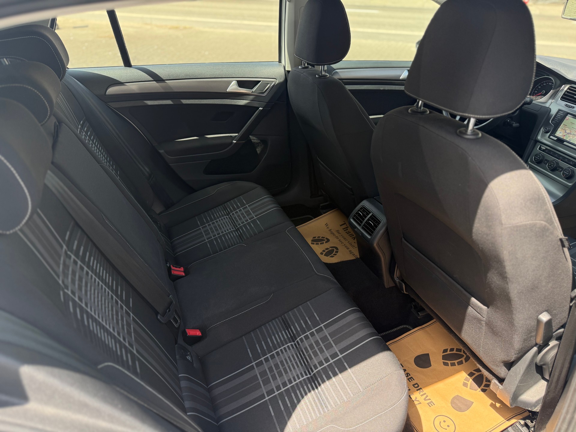 VW Golf 1.4 TSI Lounge-image-12