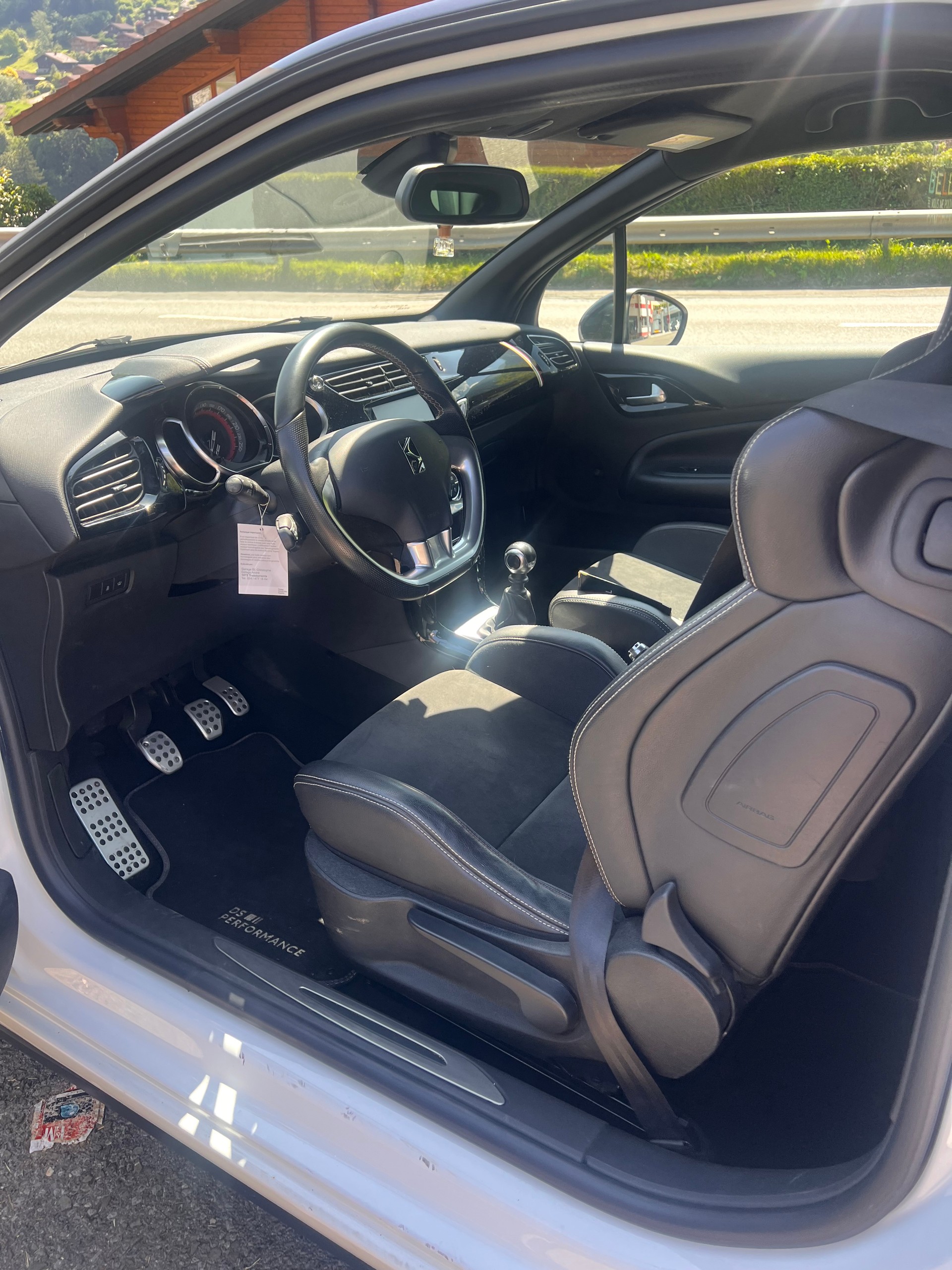 DS AUTOMOBILES DS 3 1.6 THP Performance-image-13