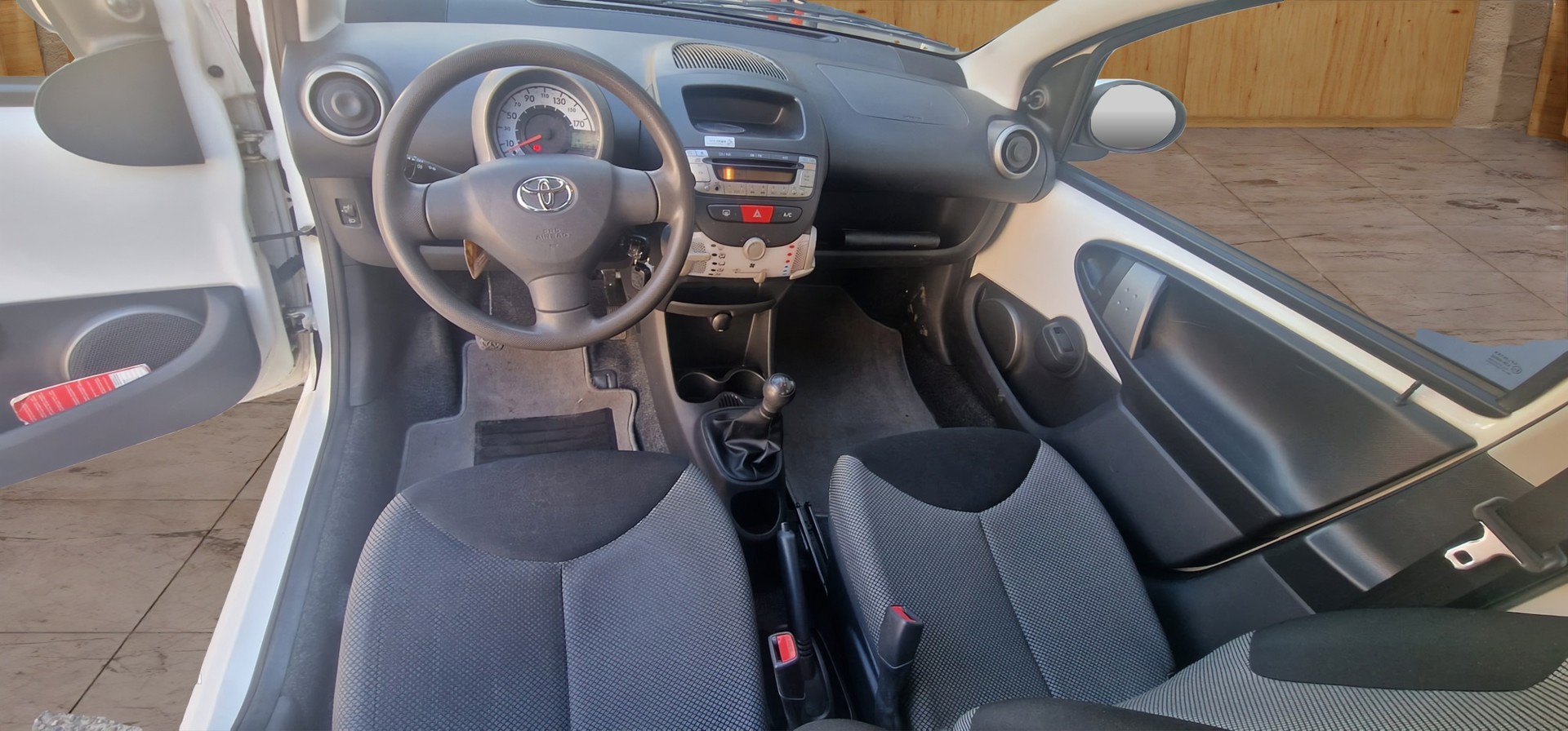 TOYOTA AYGO-image-9
