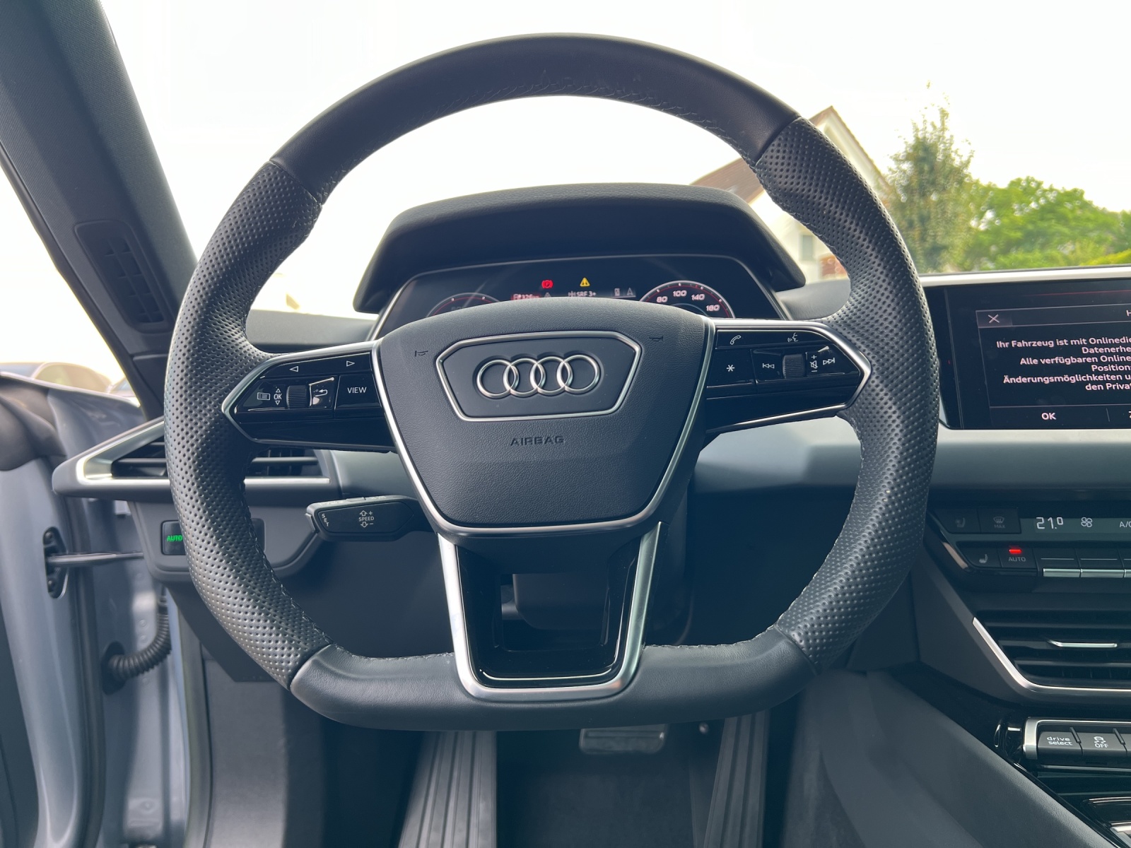 AUDI e-tron GT quattro-image-10