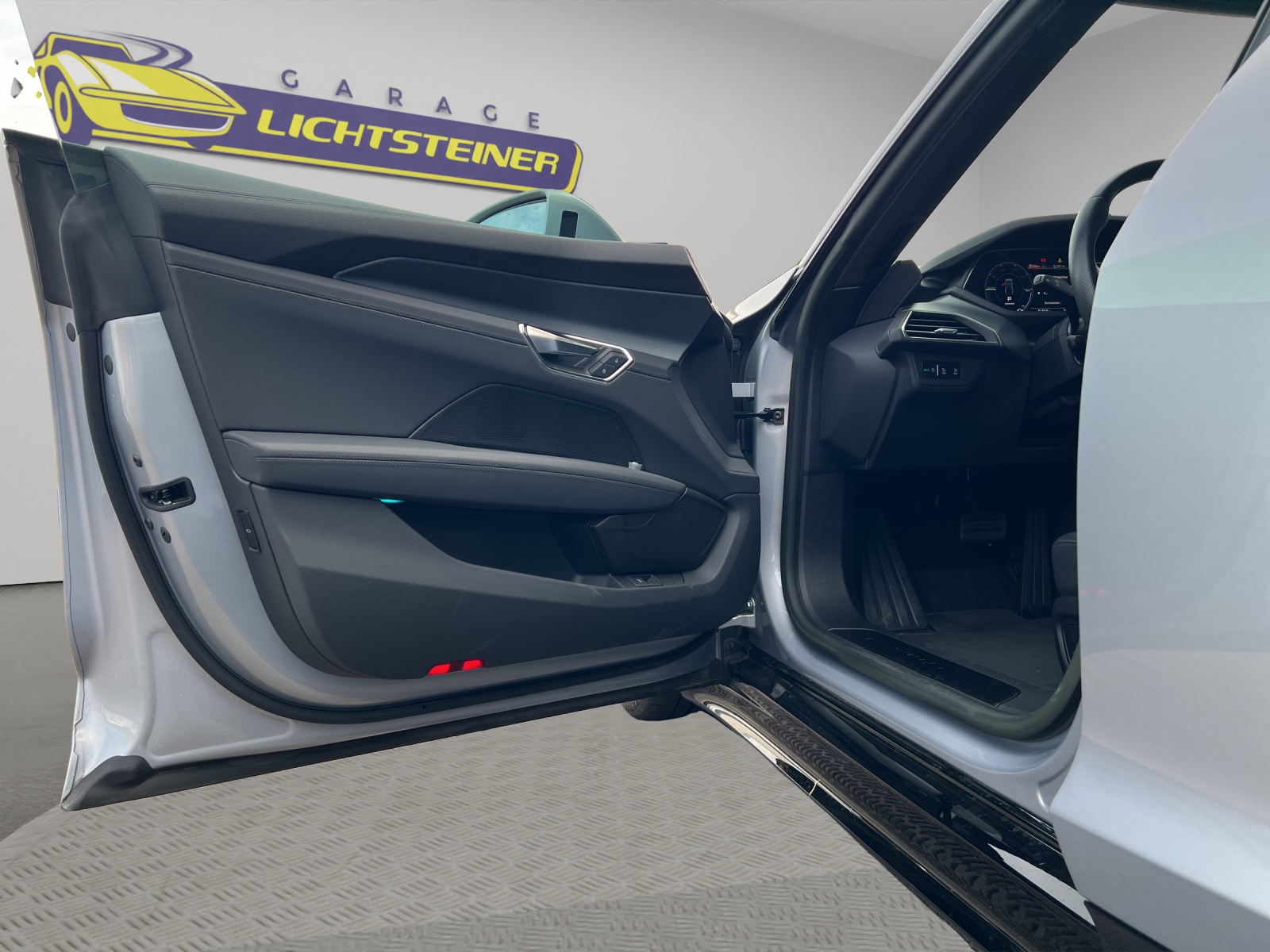 AUDI e-tron GT quattro-image-14