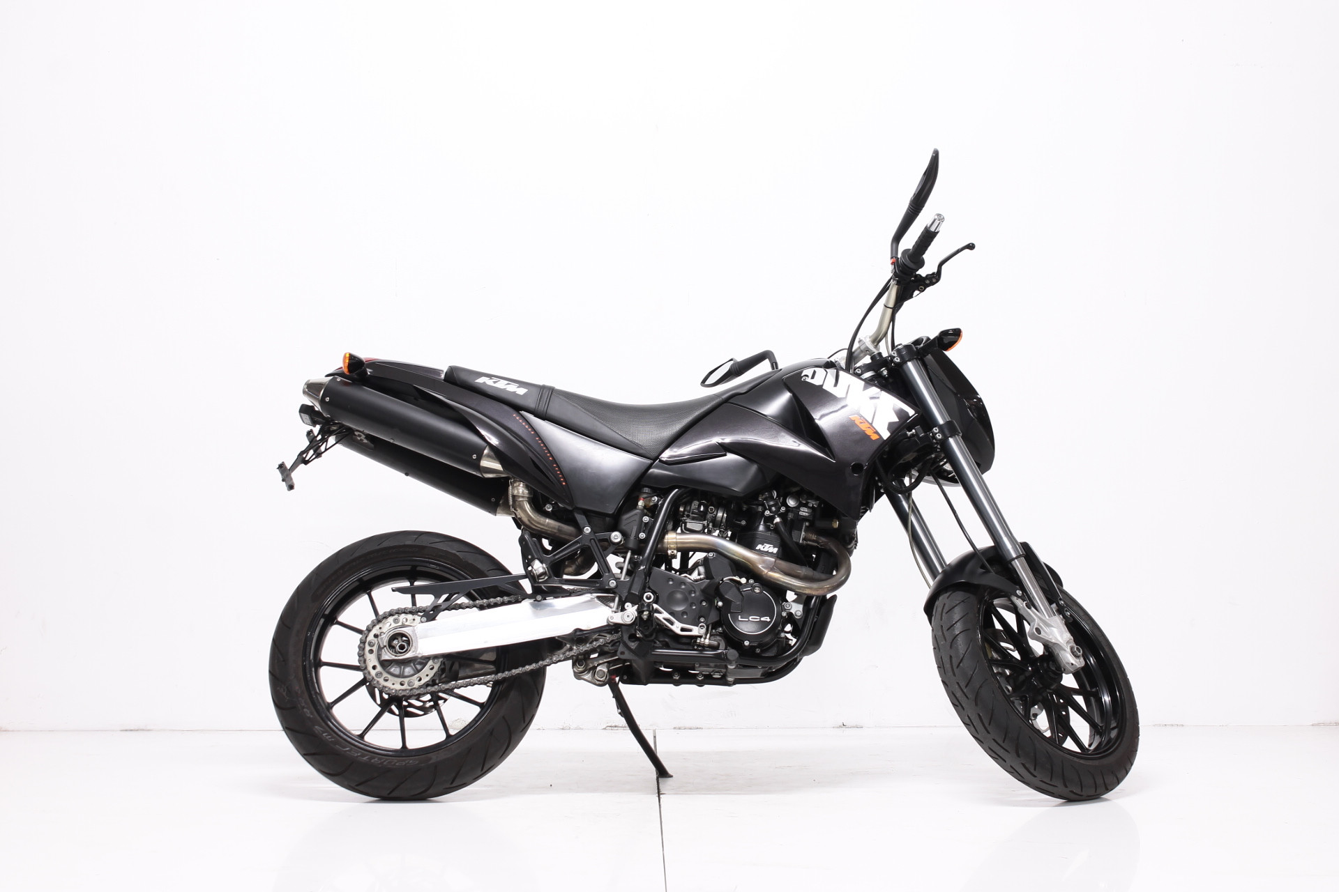KTM 640 Duke-showroom-element-1