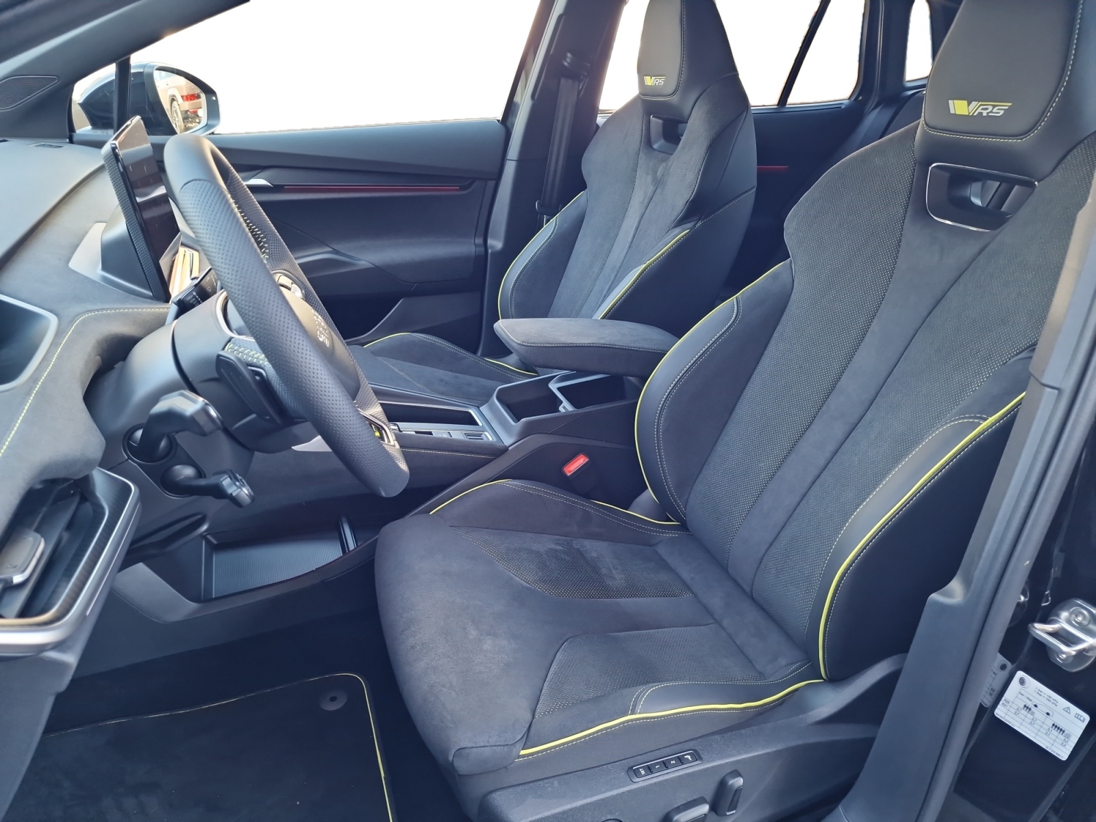 SKODA Elroq 85kWh RS 4x4 340 PS MAXX + AHK + 5 Jahre Garantie-image-12