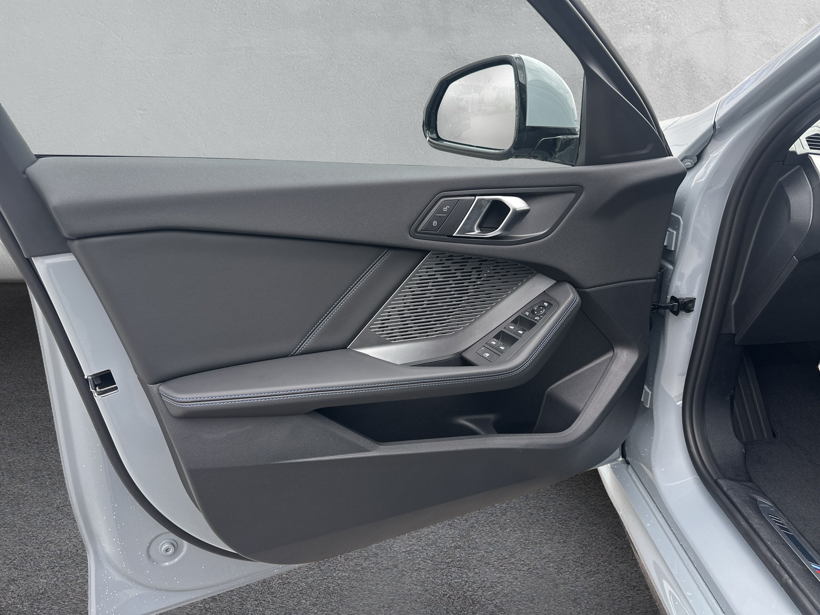 BMW 123 xDrive M Sport Pro Steptronic-image-21