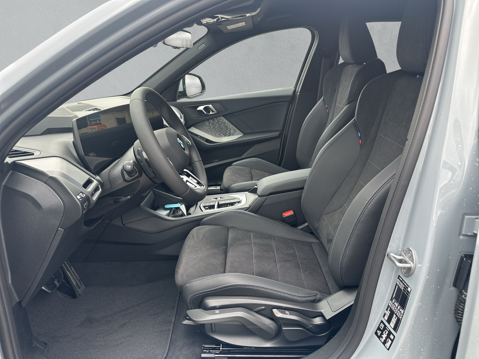 BMW 123 xDrive M Sport Pro Steptronic-image-11