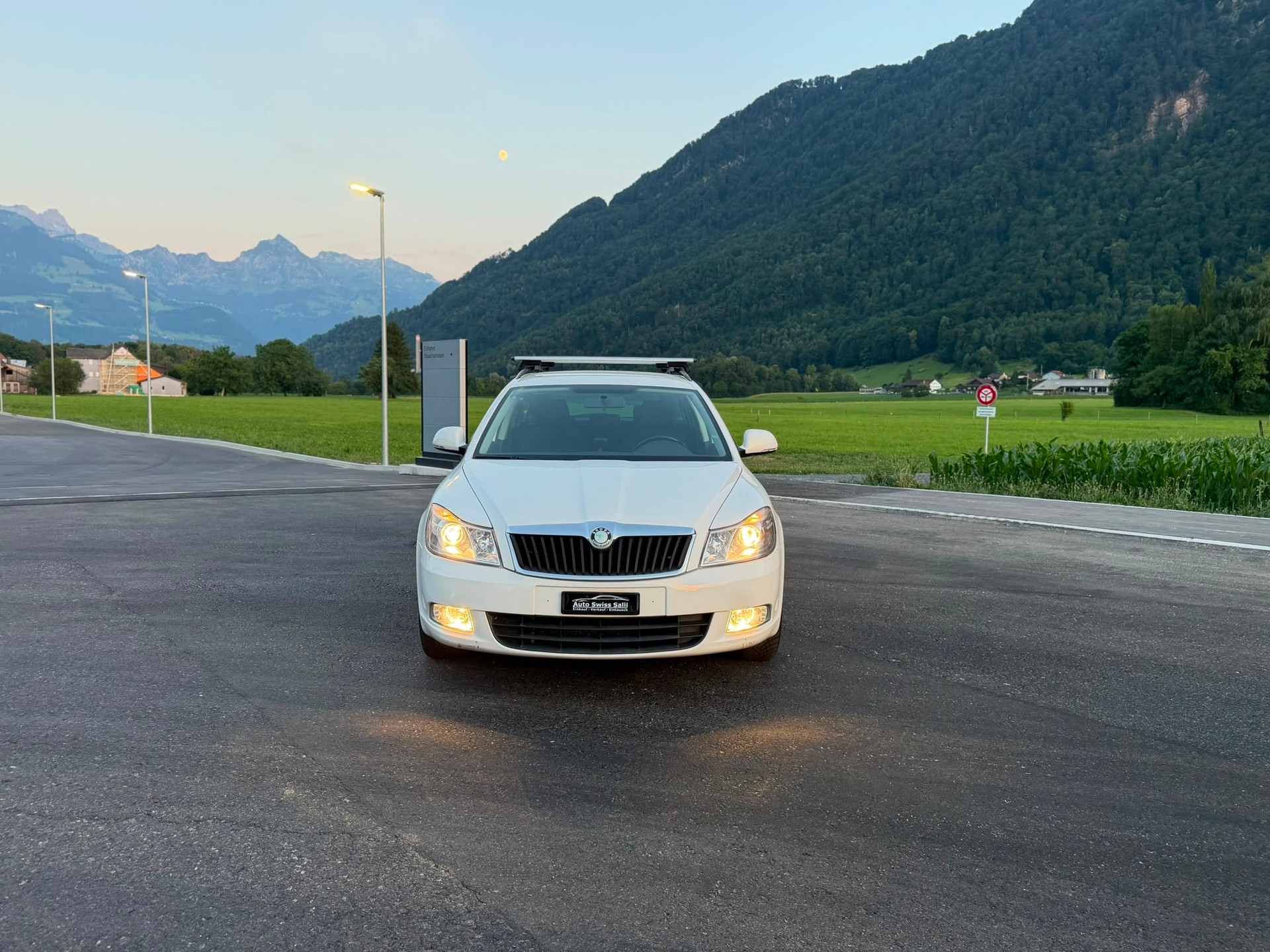 SKODA Octavia Combi 1.8 TSI Laurin & Klement 4x4-image-2