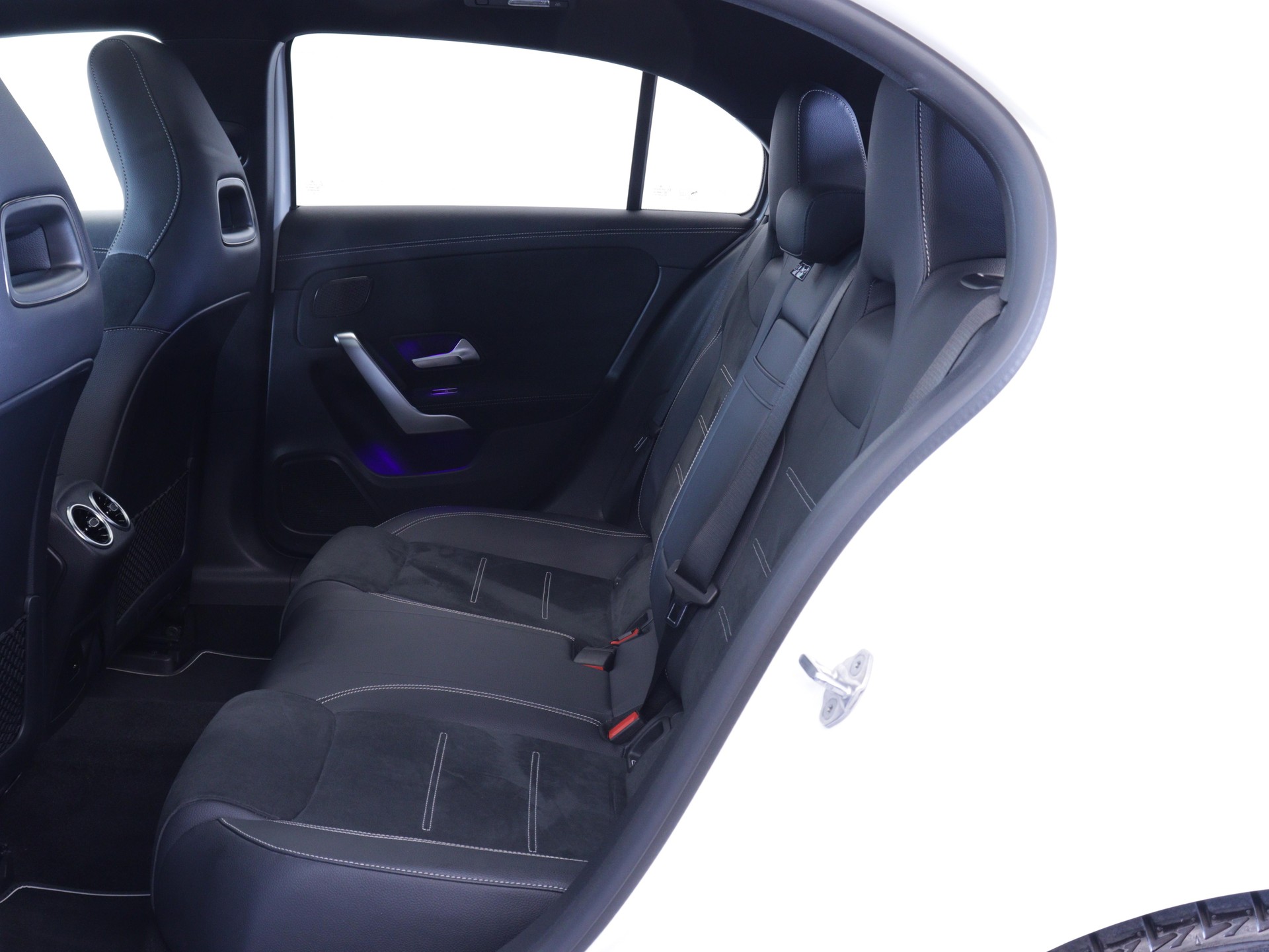 MERCEDES-BENZ A 180 Night Star AMG Line-image-9