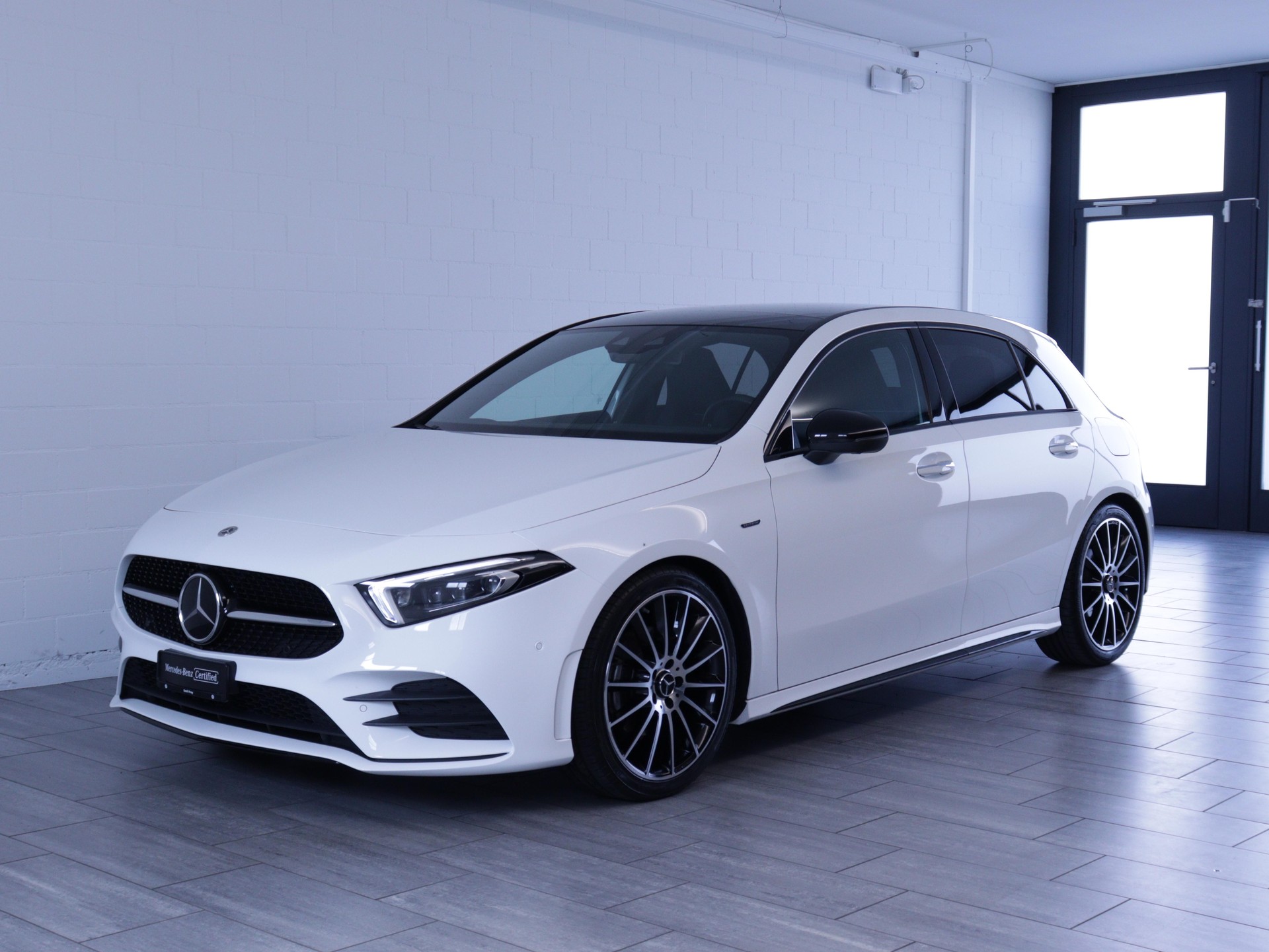 MERCEDES-BENZ A 180 Night Star AMG Line