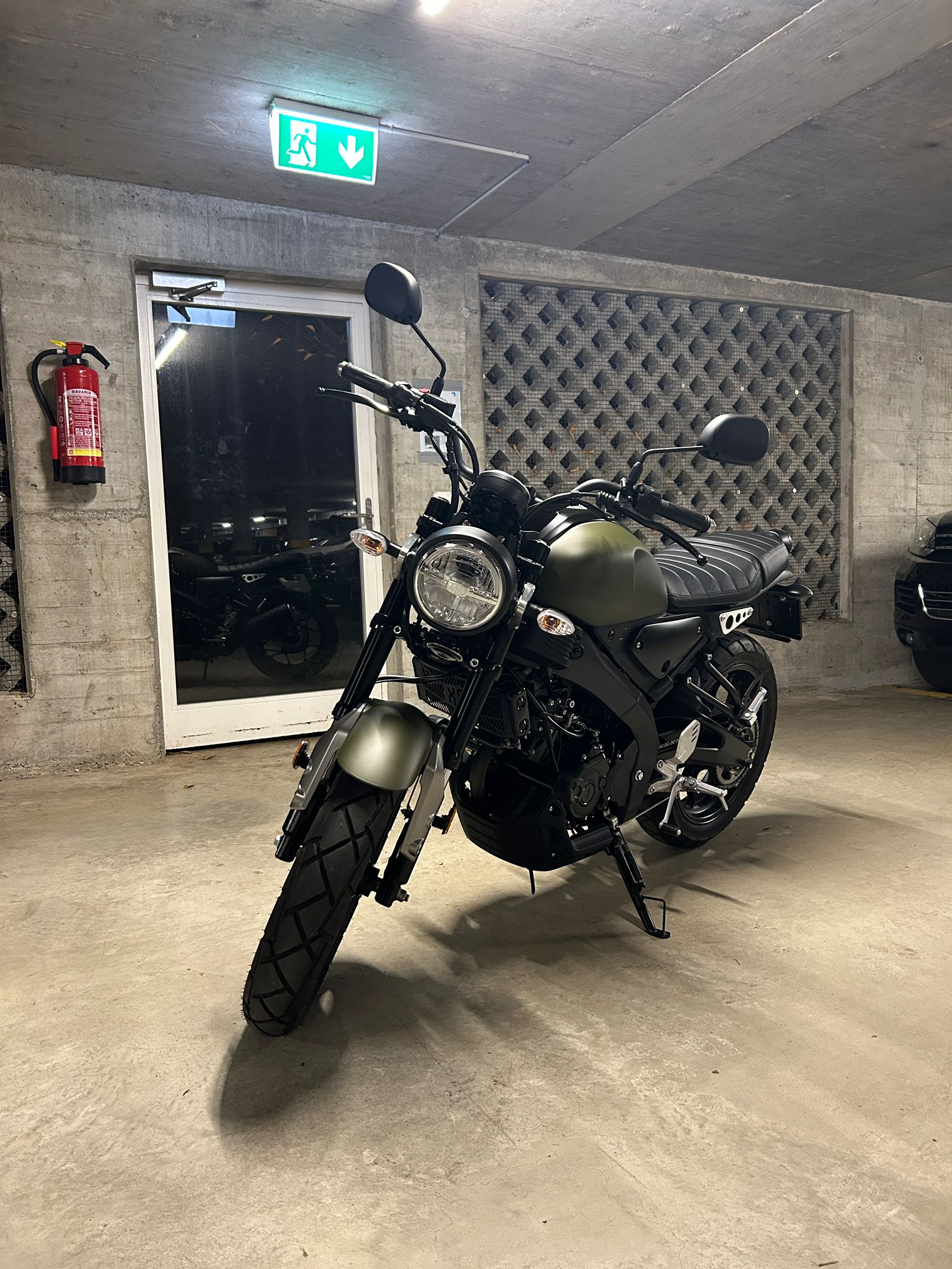 YAMAHA XSR 125-image-0