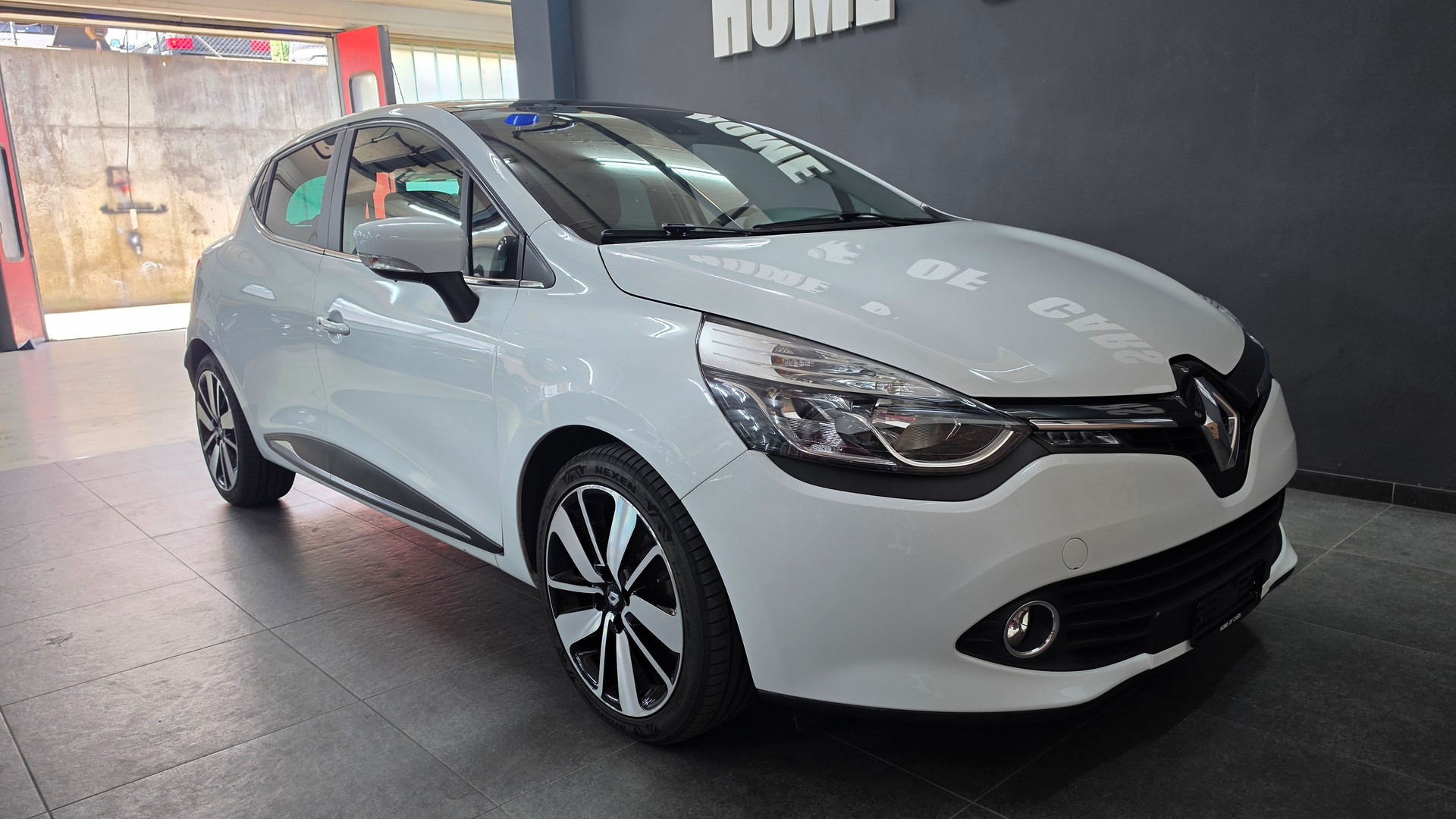 RENAULT Clio 1.2 16V T Swiss Edition EDC-image-15