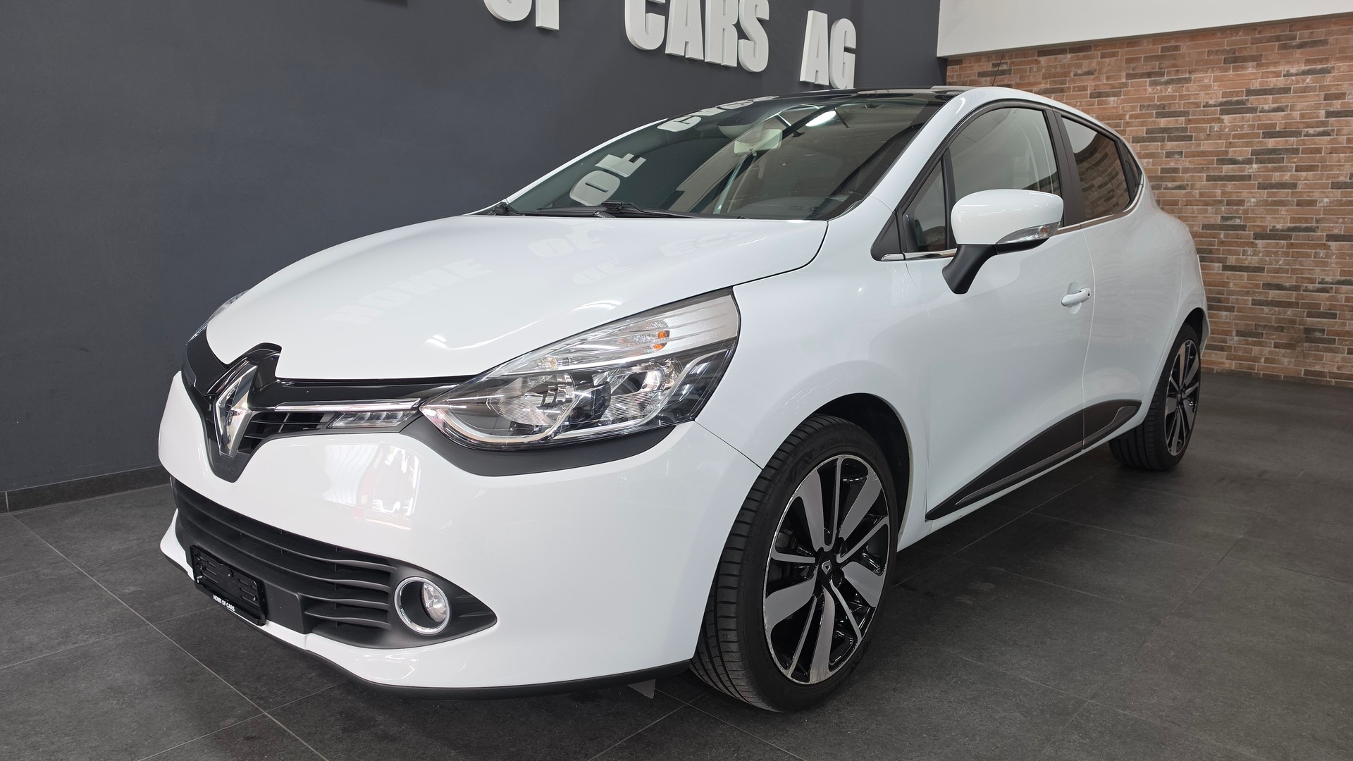 RENAULT Clio 1.2 16V T Swiss Edition EDC-showroom-element-1