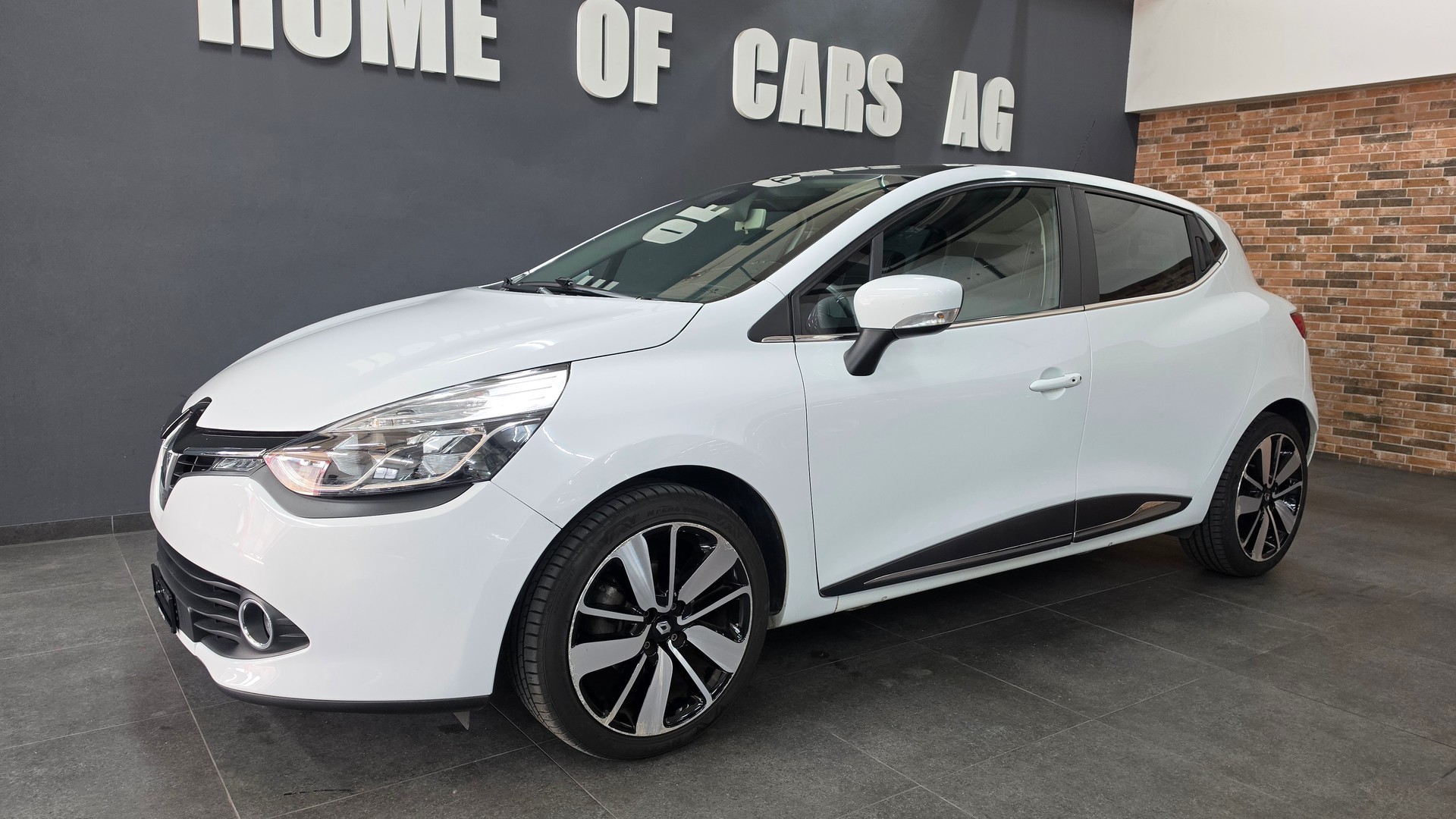RENAULT Clio 1.2 16V T Swiss Edition EDC-showroom-element-2