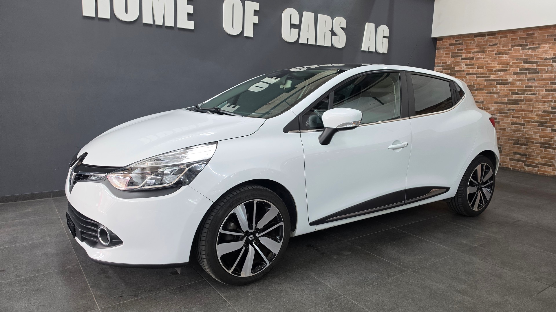 RENAULT Clio 1.2 16V T Swiss Edition EDC-showroom-element-3