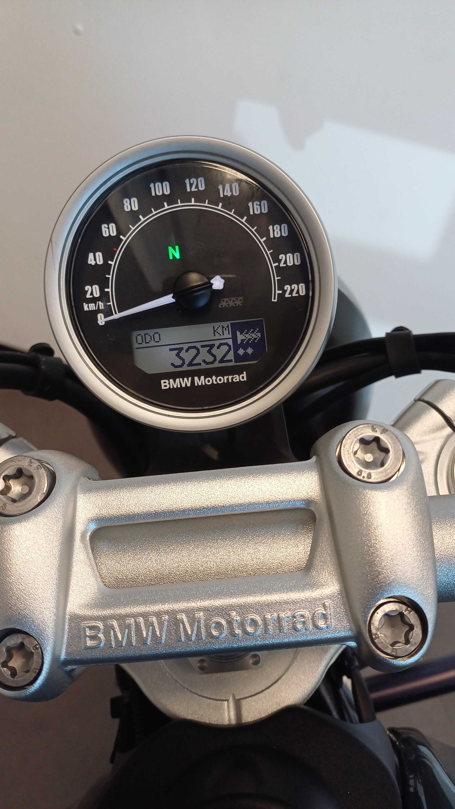 BMW R nineT Pure ABS-image-10