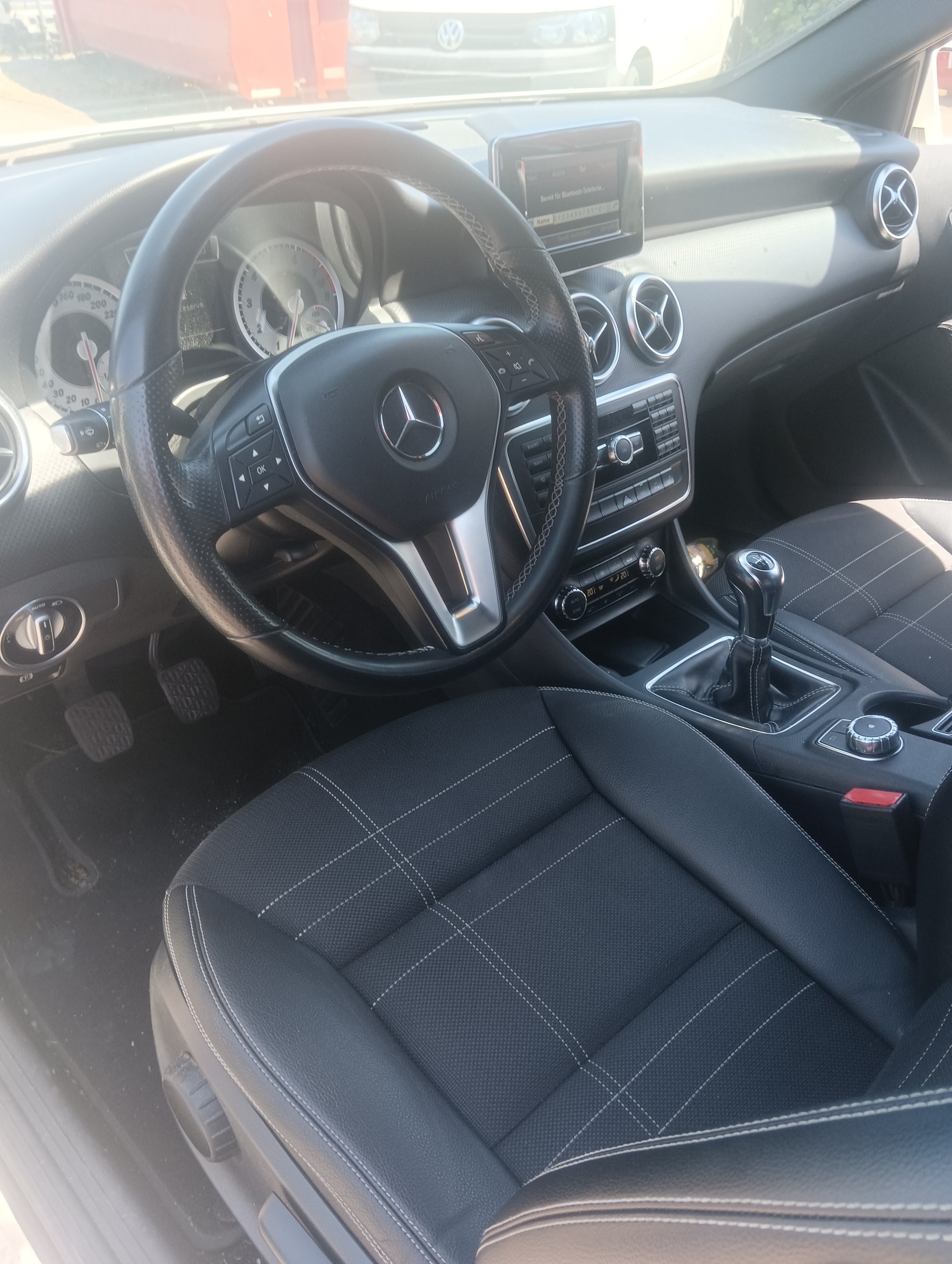 MERCEDES-BENZ A 200-image-6