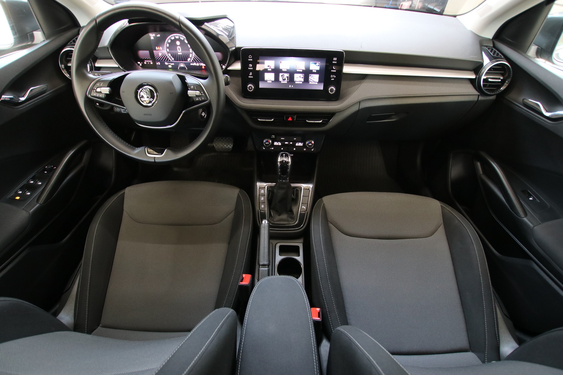 SKODA Fabia 1.0 TSI Dynamic DSG *Werksgarantie bis 12.2029*-image-9
