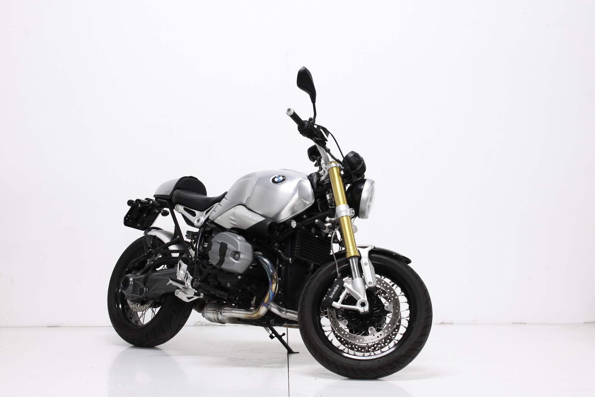 BMW R nineT-image-0