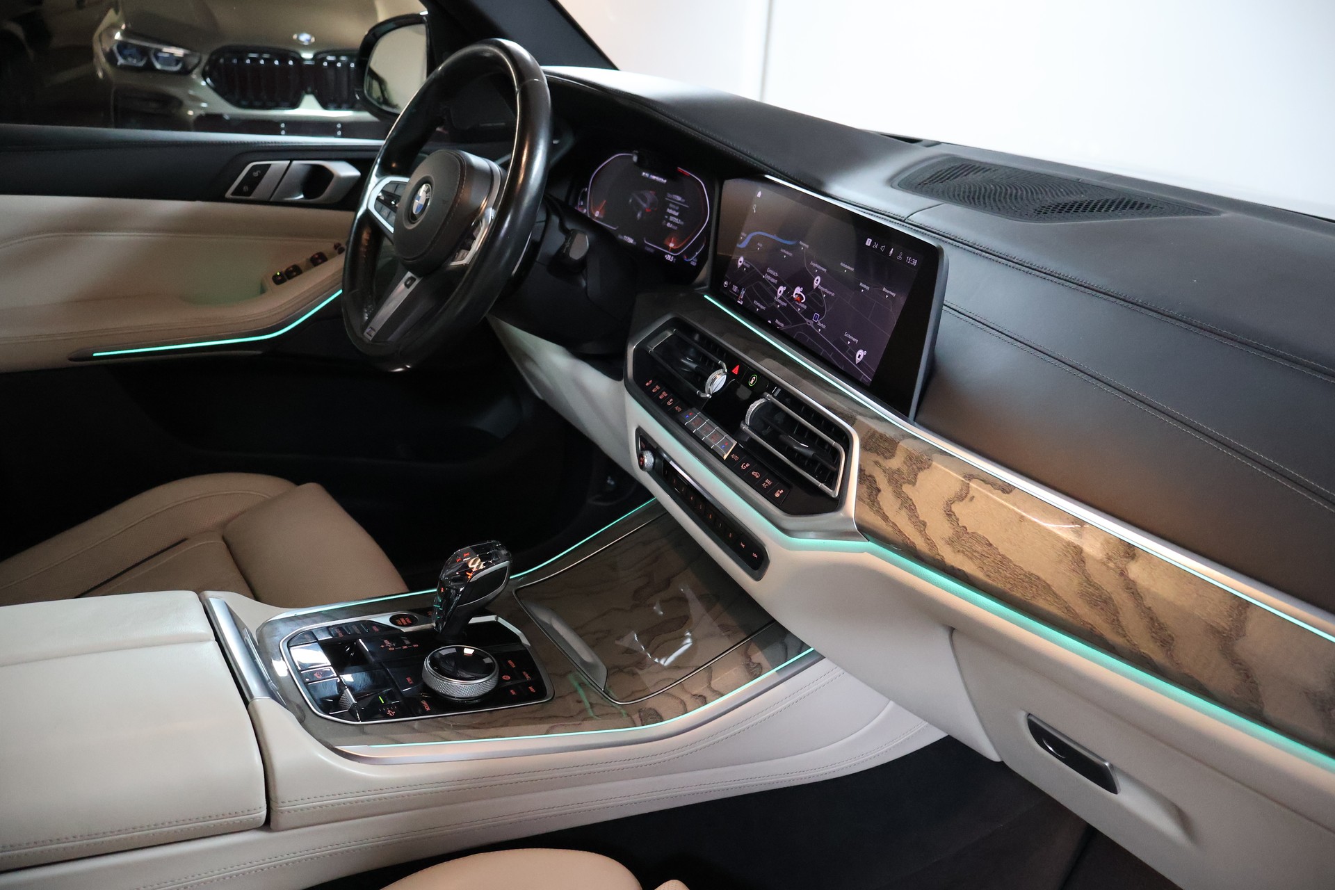 BMW X5 xDrive M50d Steptronic-image-11