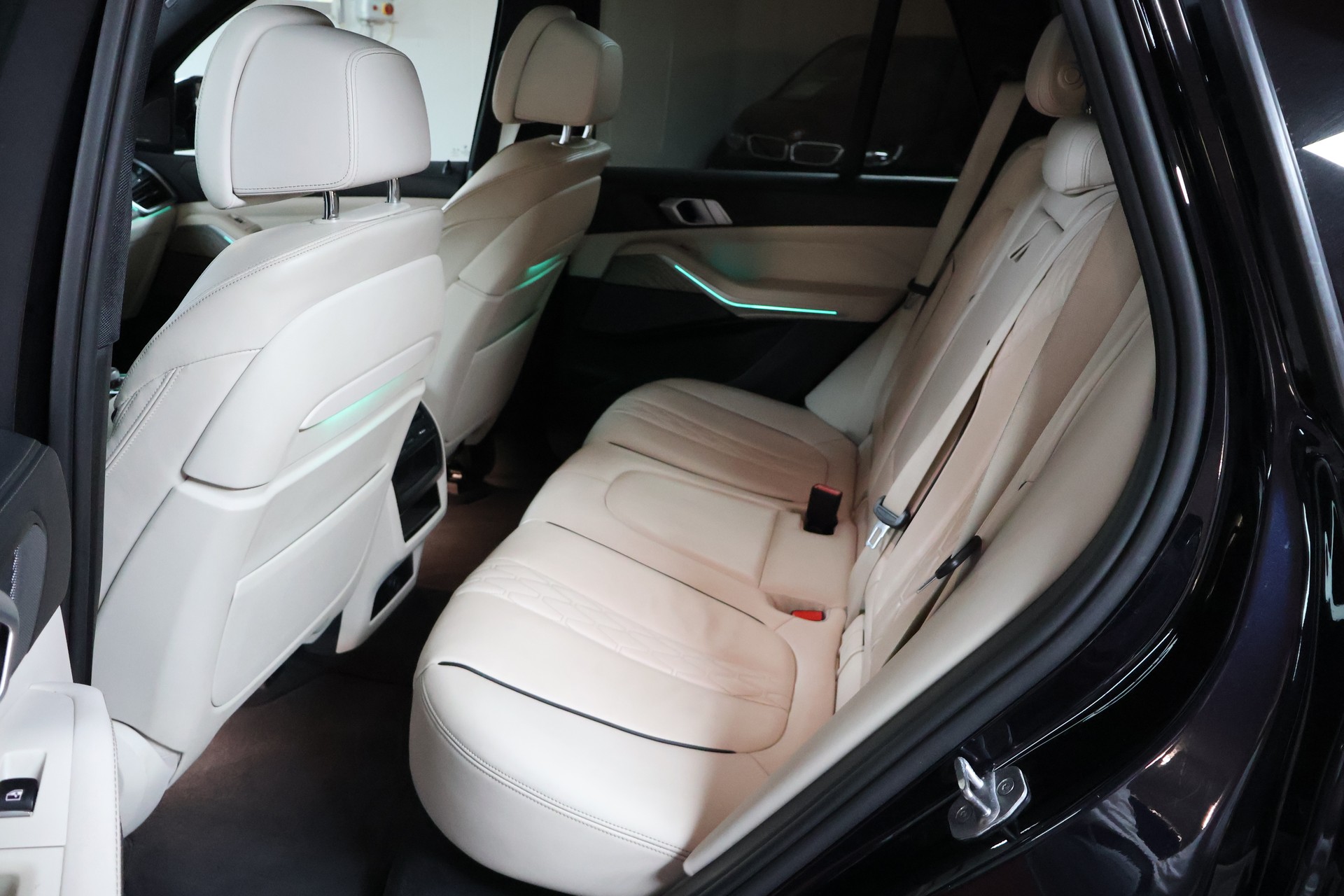BMW X5 xDrive M50d Steptronic-image-17