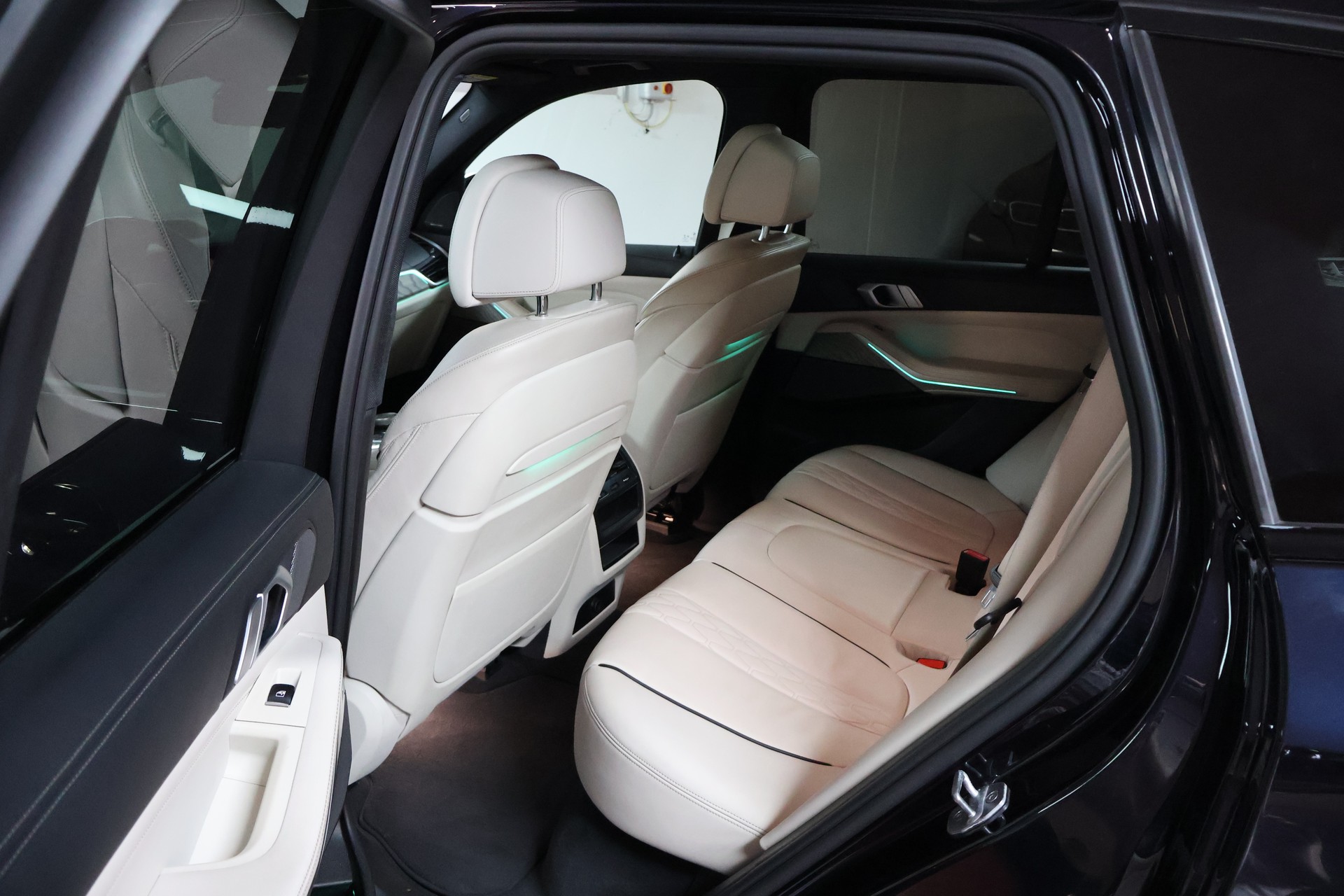 BMW X5 xDrive M50d Steptronic-image-18