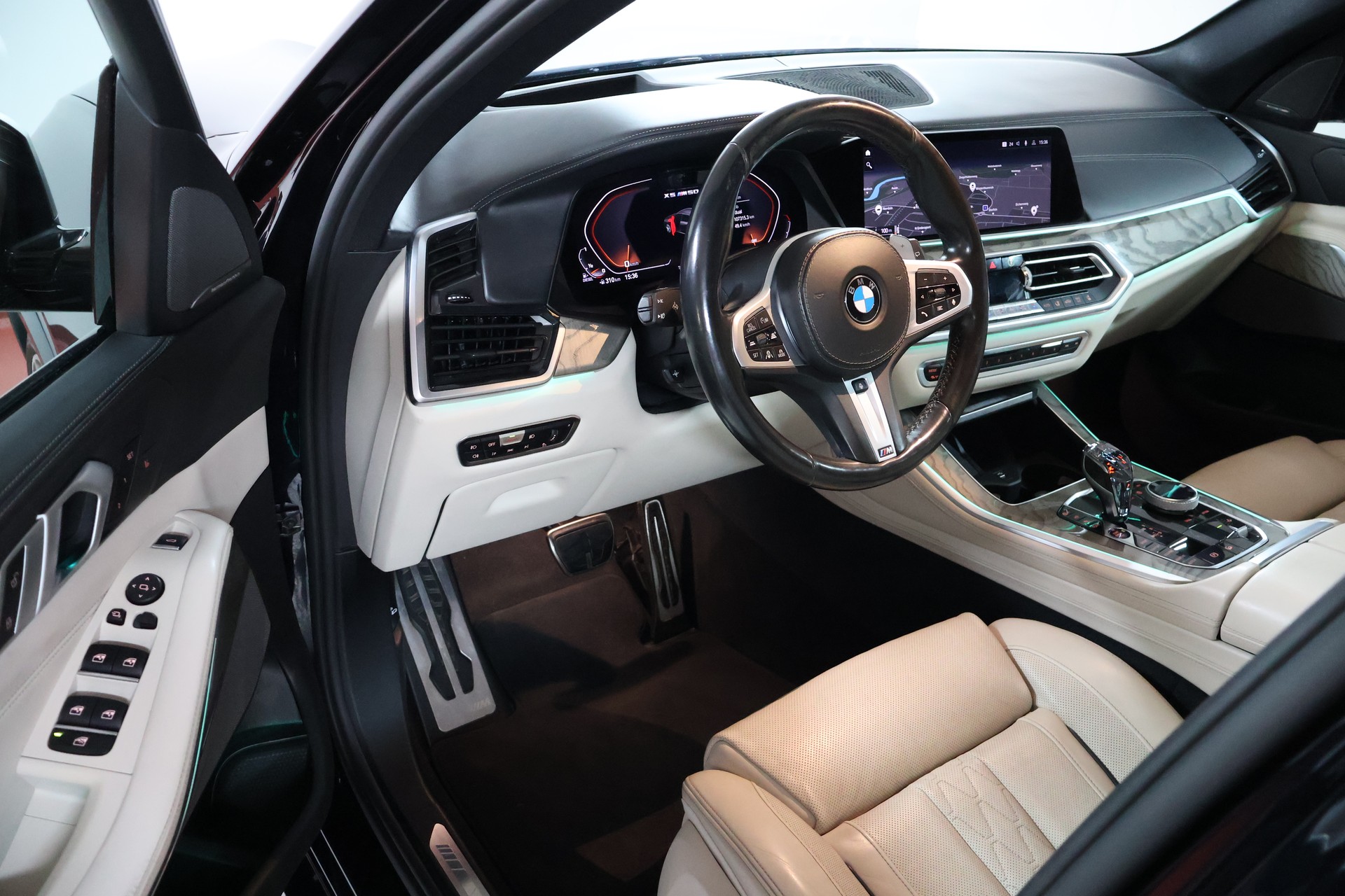 BMW X5 xDrive M50d Steptronic-image-8