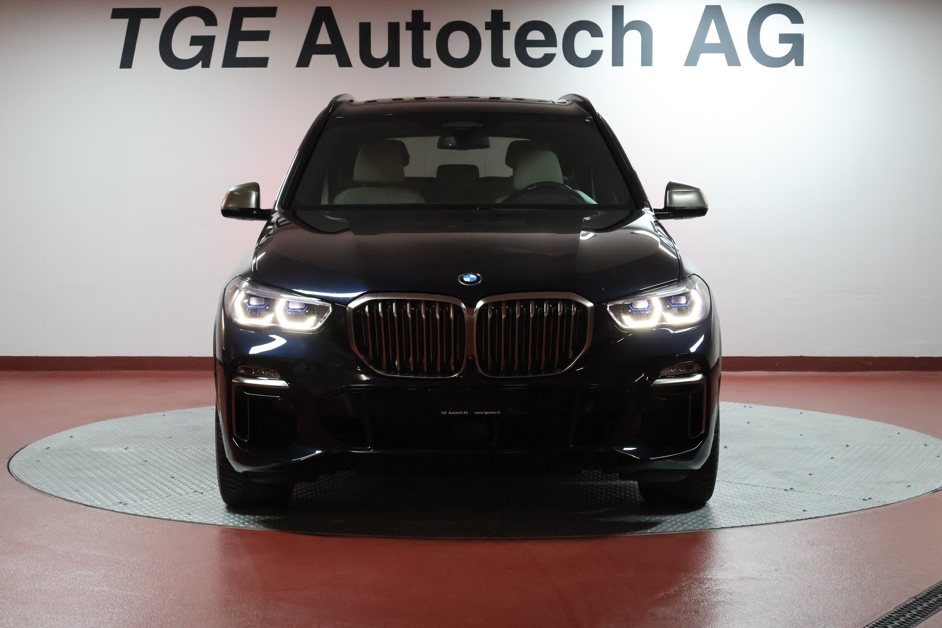 BMW X5 xDrive M50d Steptronic-showroom-element-1