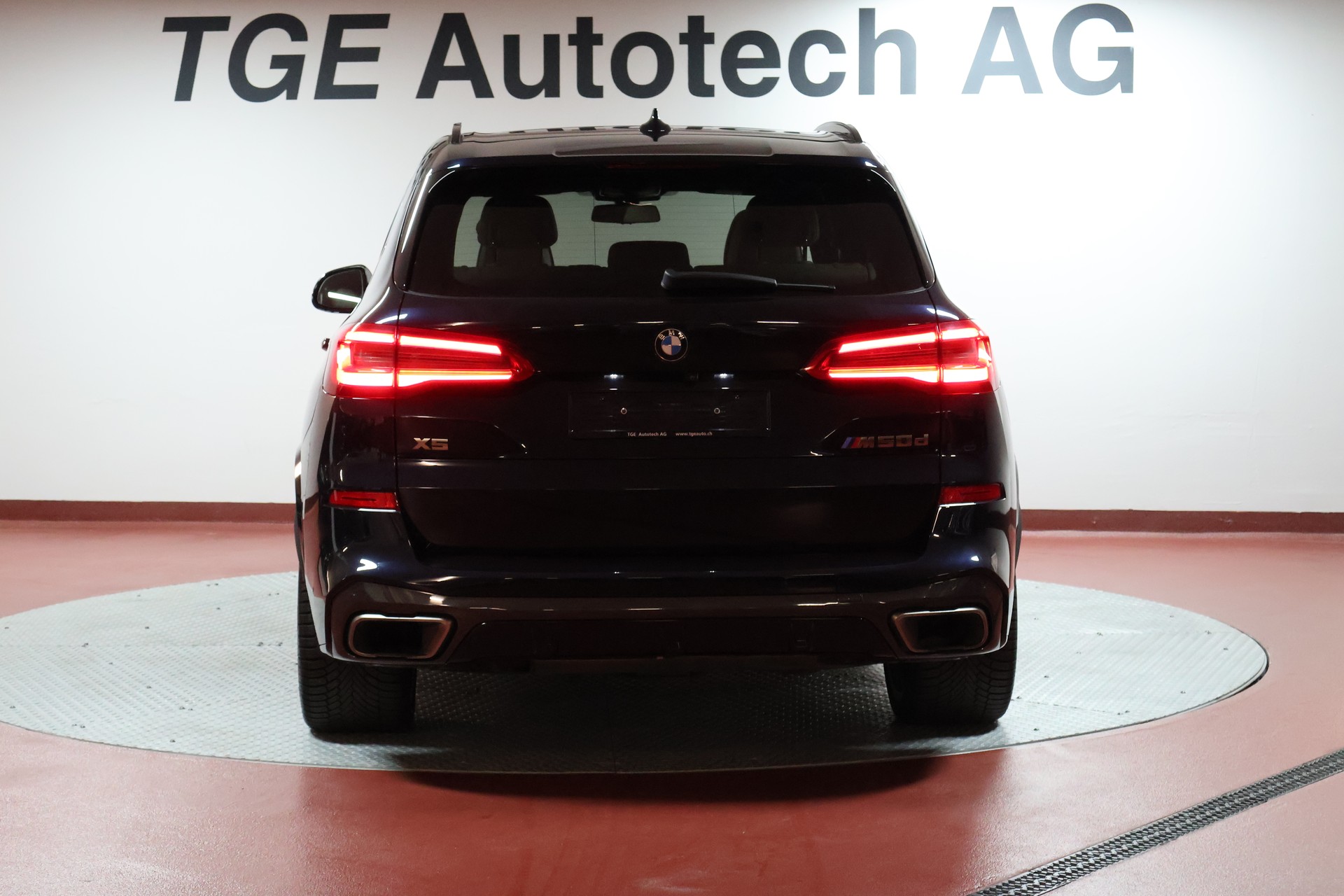BMW X5 xDrive M50d Steptronic-image-21