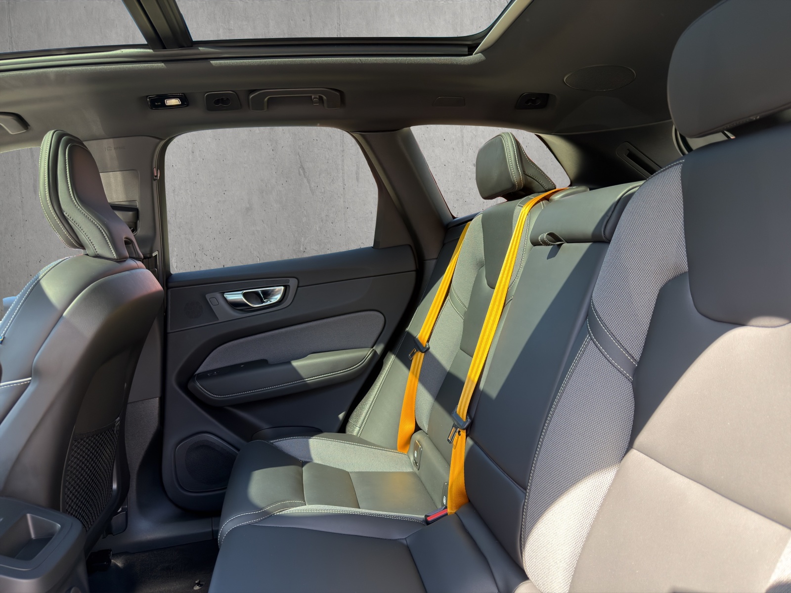 VOLVO XC60 2.0 T8 TE Polestar eAWD-image-12