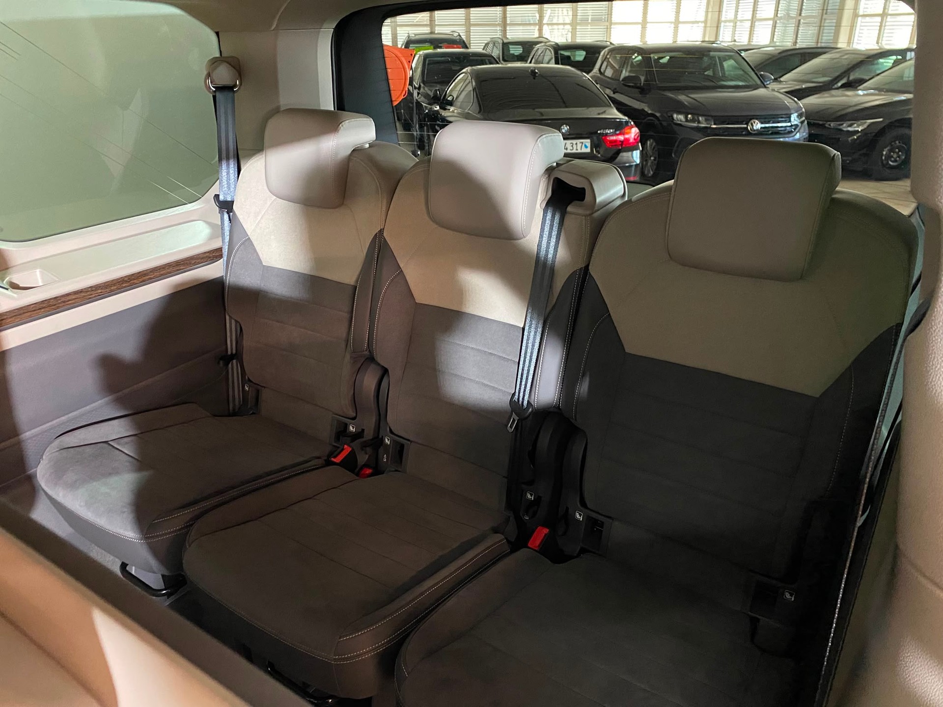 VW Multivan 2.0 TDI Style DSG-image-9