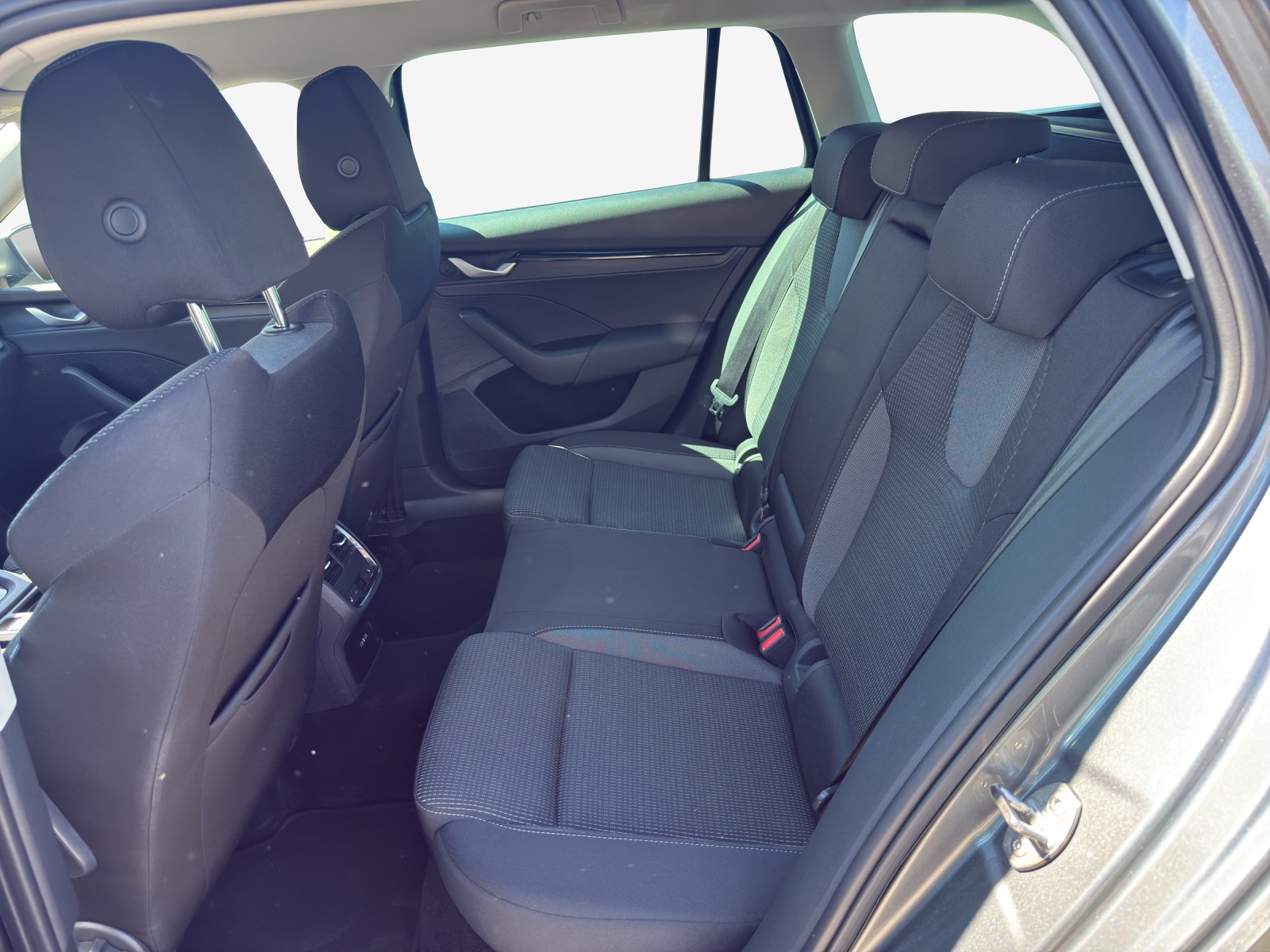 SKODA Octavia Combi 1.5 TSI mHEV DSG Dynamic-image-11